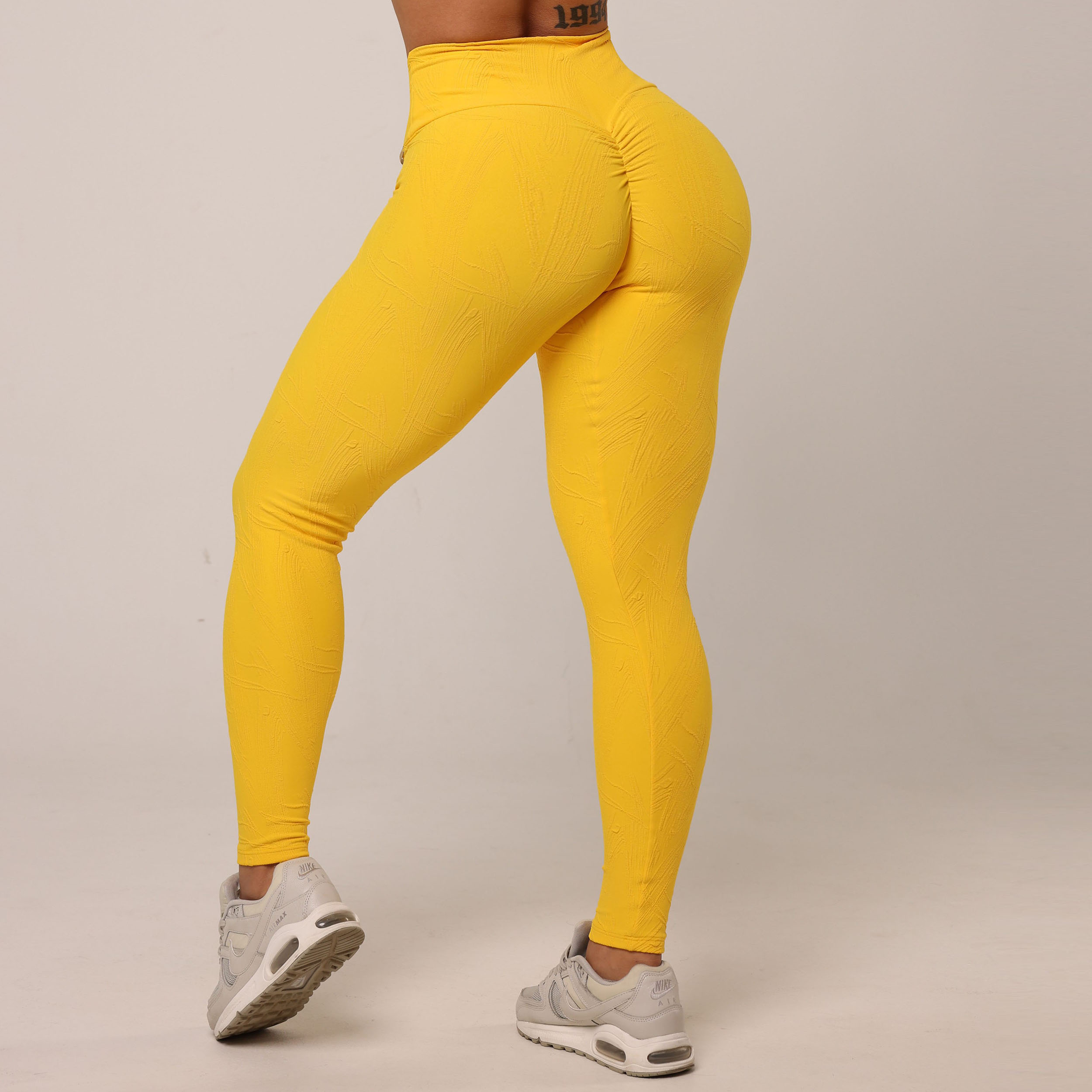 LEGGING EMPINA BUMBUM JACQUARD GRAFIATO HONEY - Imagem 4