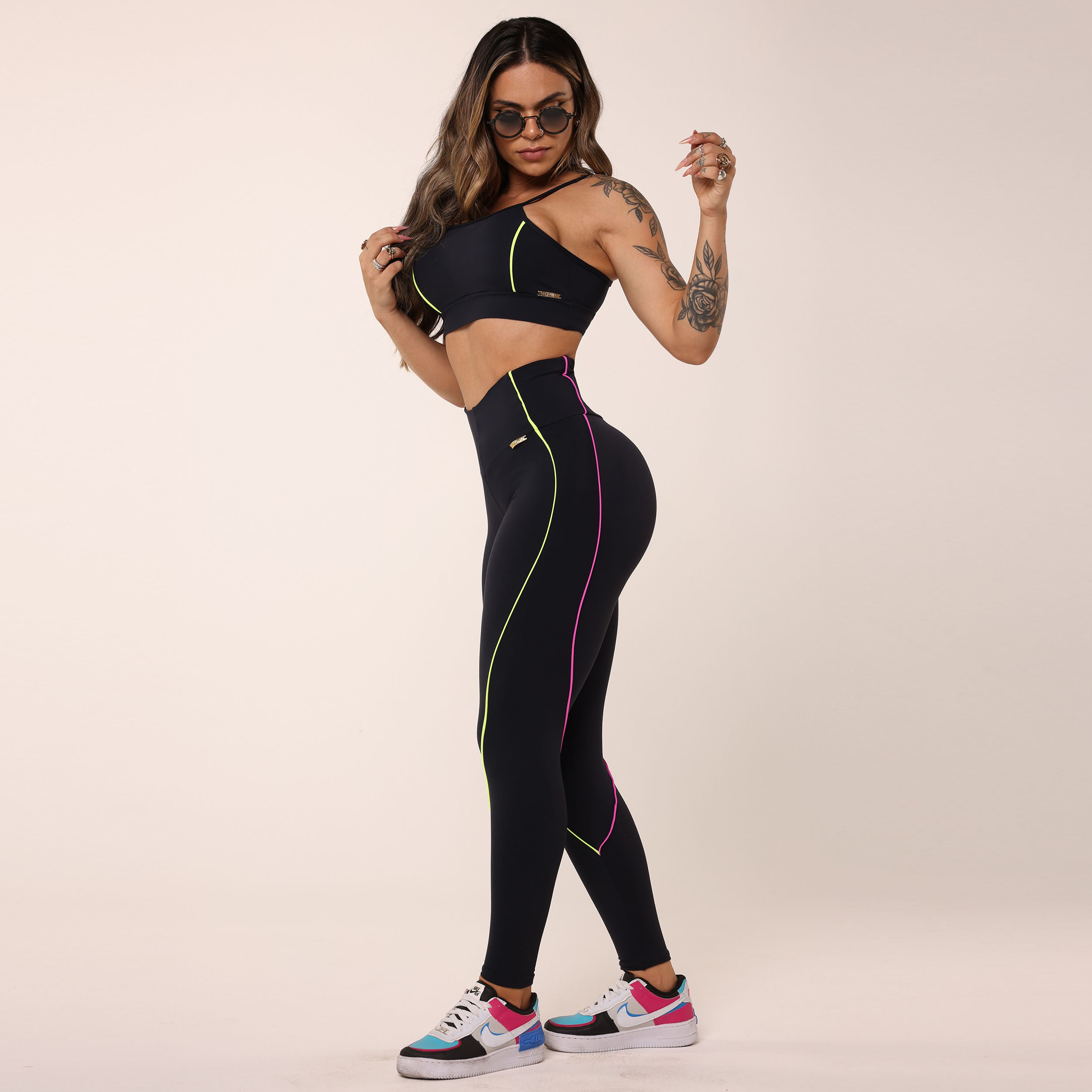 LEGGING HOPE COMUM PRETA COM AMARELO NEON E VIOLETA - Imagem 12