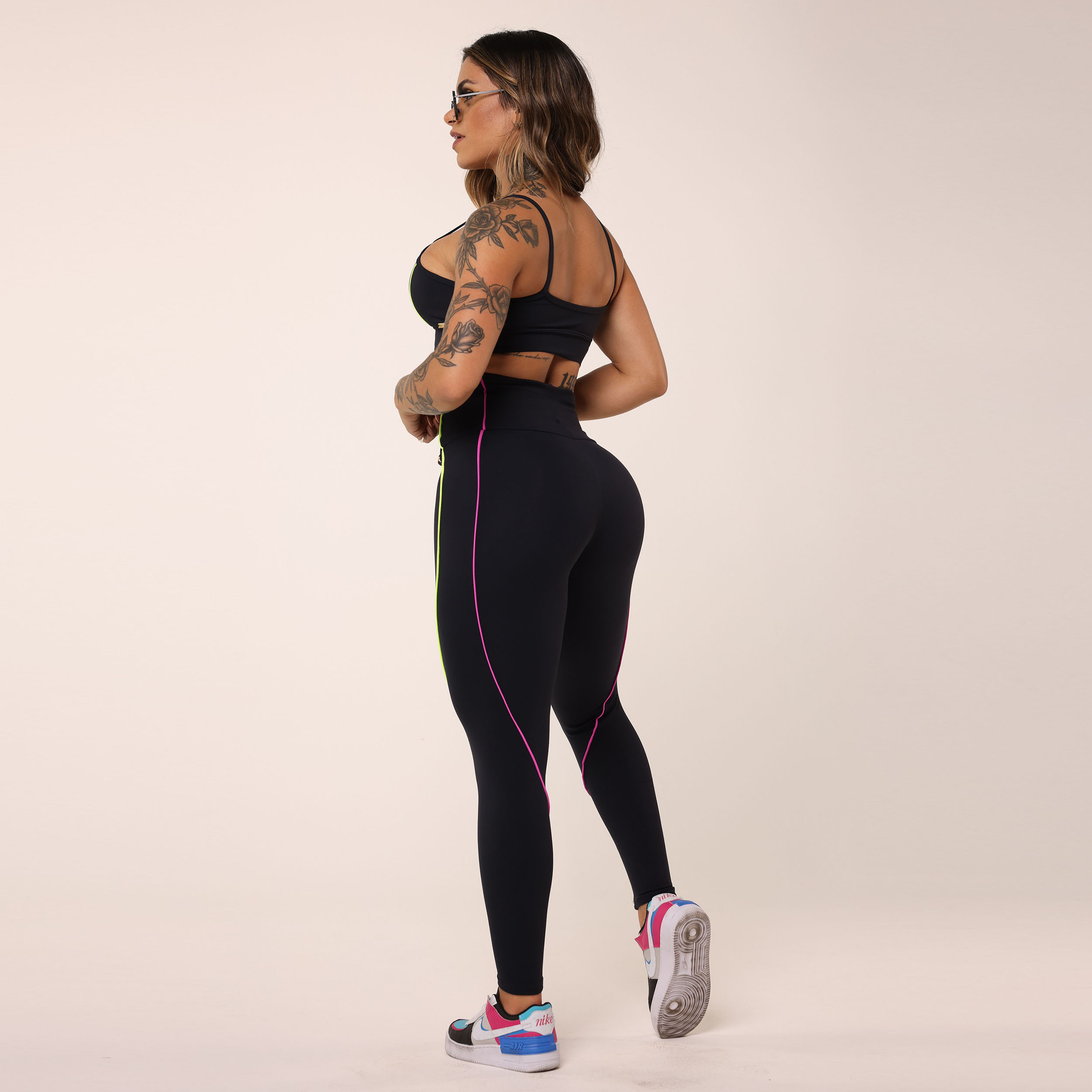 TOP HOPE PRETO COM AMARELO NEON - Imagem 7