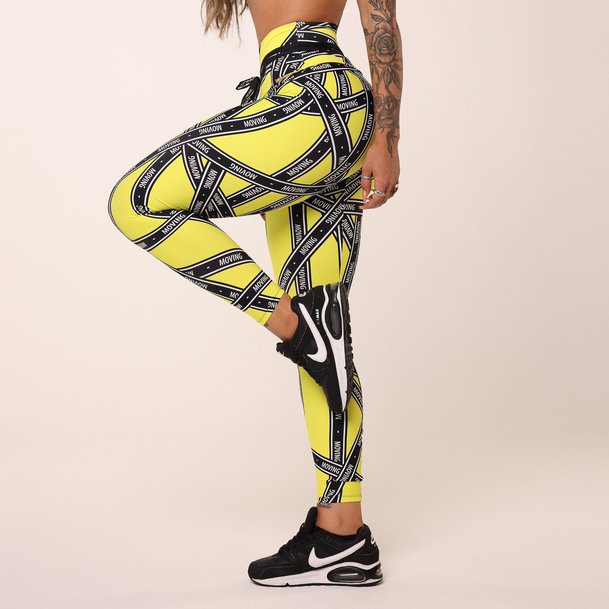 LEGGING EMPINA BUMBUM STRIP GOLD EXCLUSIVA - Imagem 3