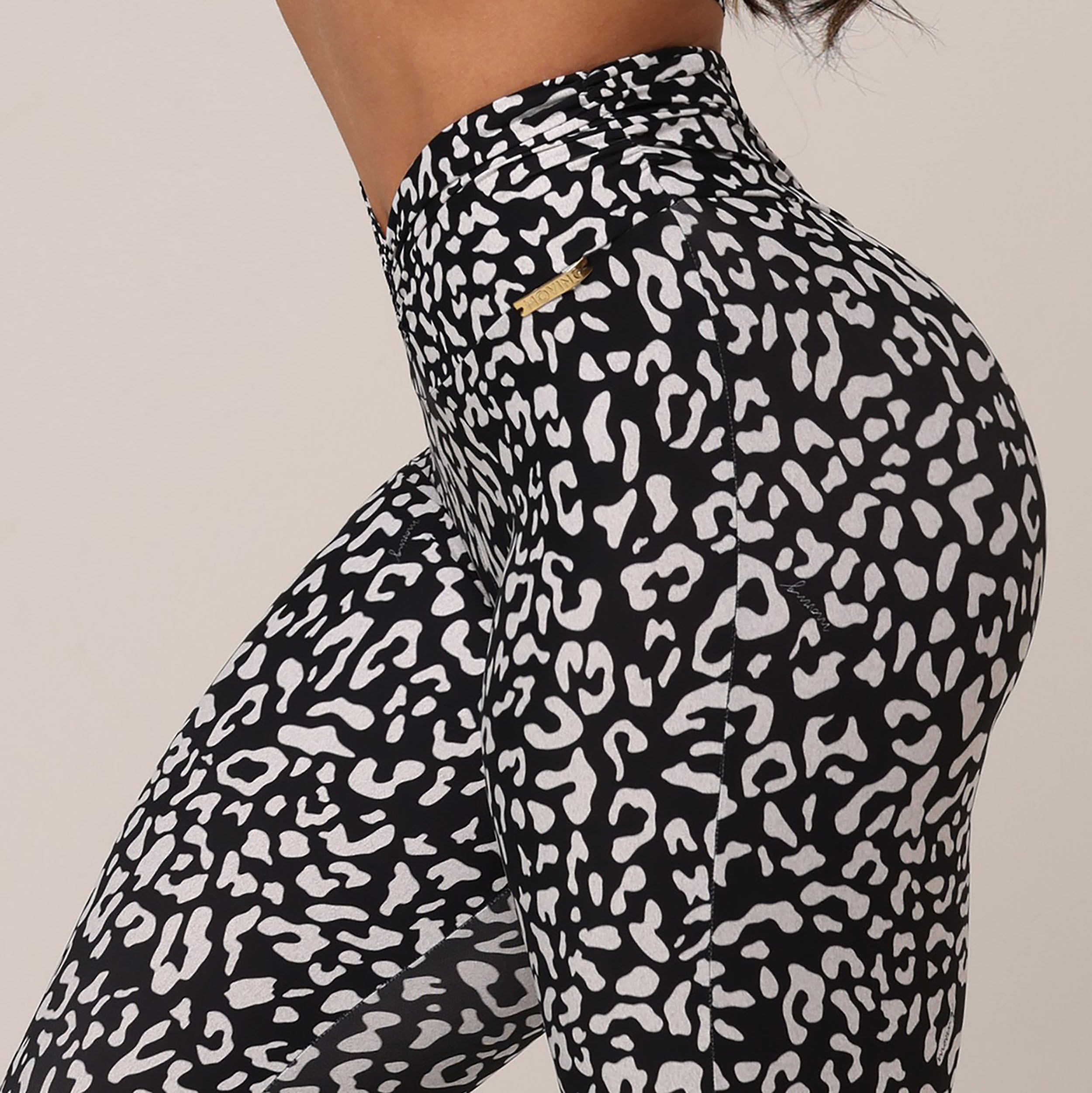 LEGGING HYPE EMPINA BUMBUM BLACK COAT EXCLUSIVA - Imagem 3