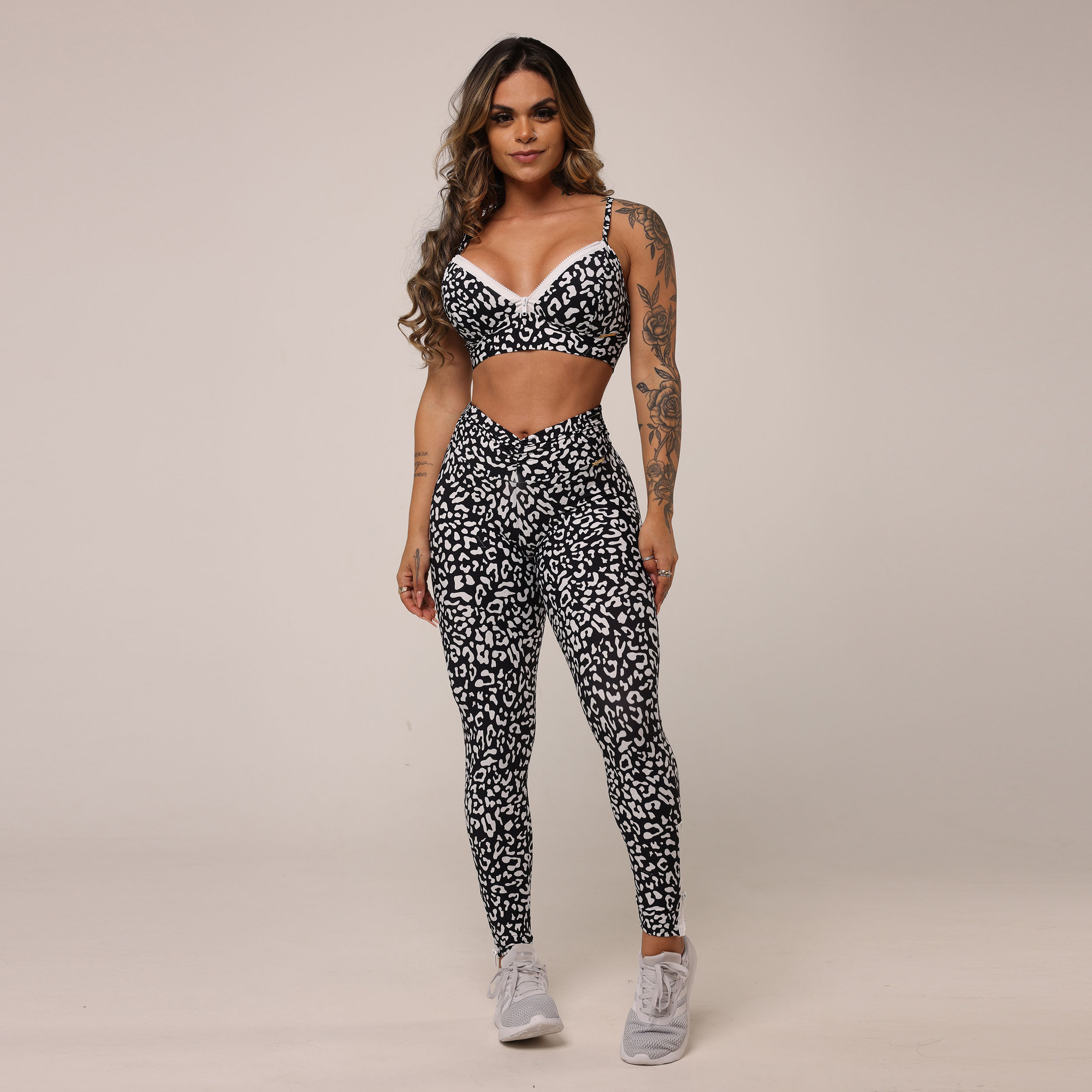 LEGGING HYPE EMPINA BUMBUM BLACK COAT EXCLUSIVA - Imagem 6