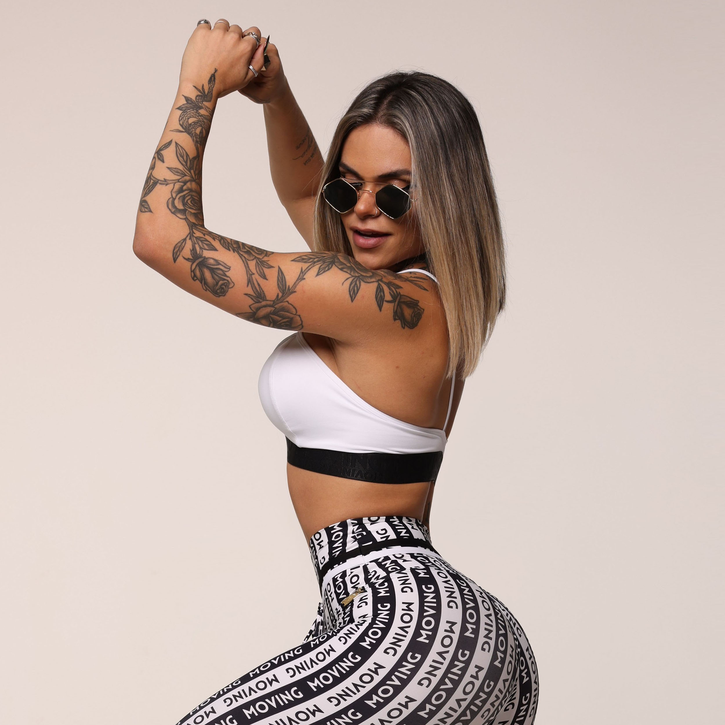 TOP MOVING BRANCO COM ELÁSTICO PRETO - Imagem 4