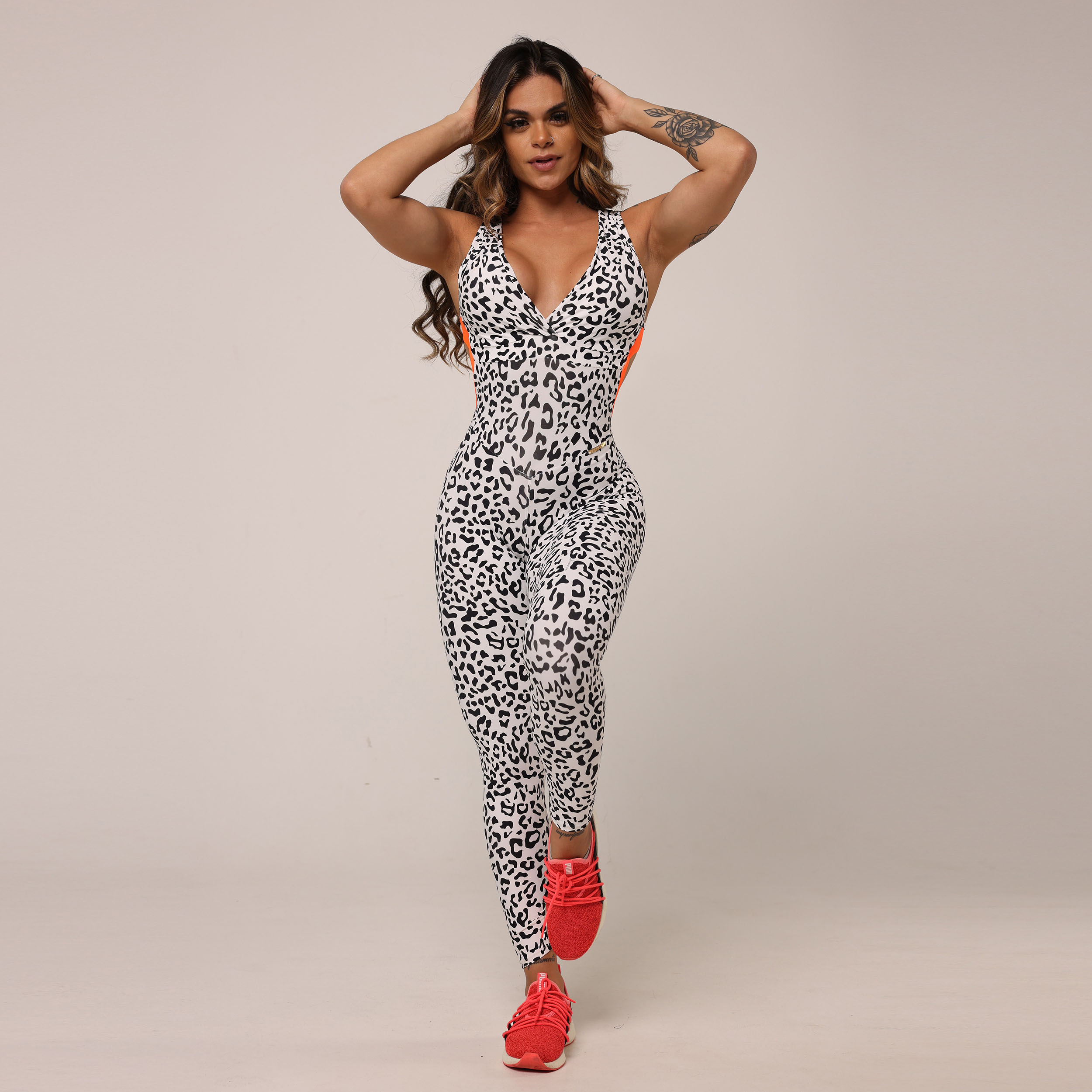 MACACÃO NOCAUTE EMPINA BUMBUM WHITE COAT EXCLUSIVO - Imagem 4