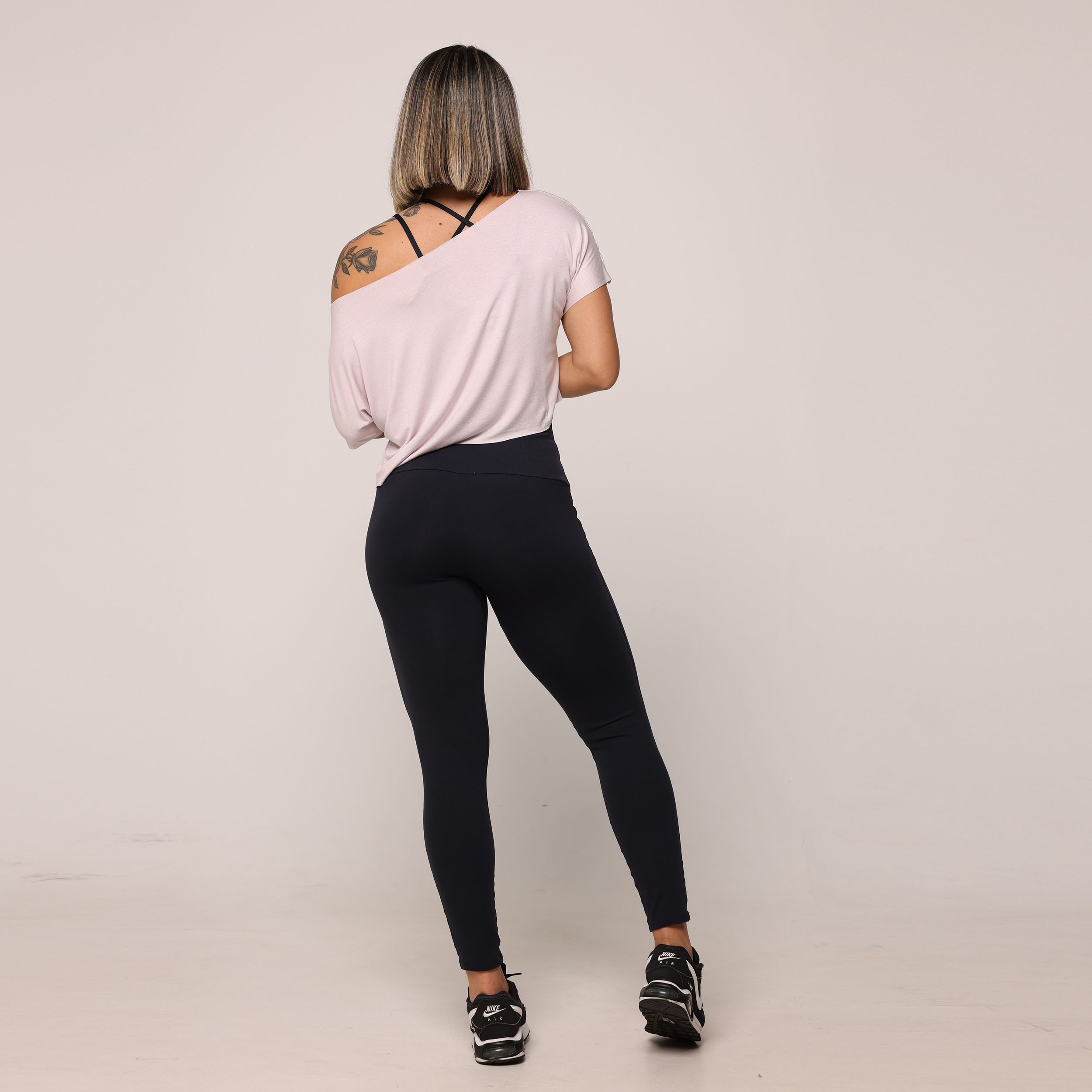 CROPPED OMBRO A OMBRO DE VISCOSE BLUSH - Imagem 4