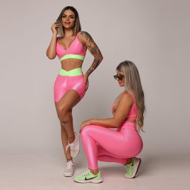 SHORT HIT COMUM GLOSSY SCANDAL