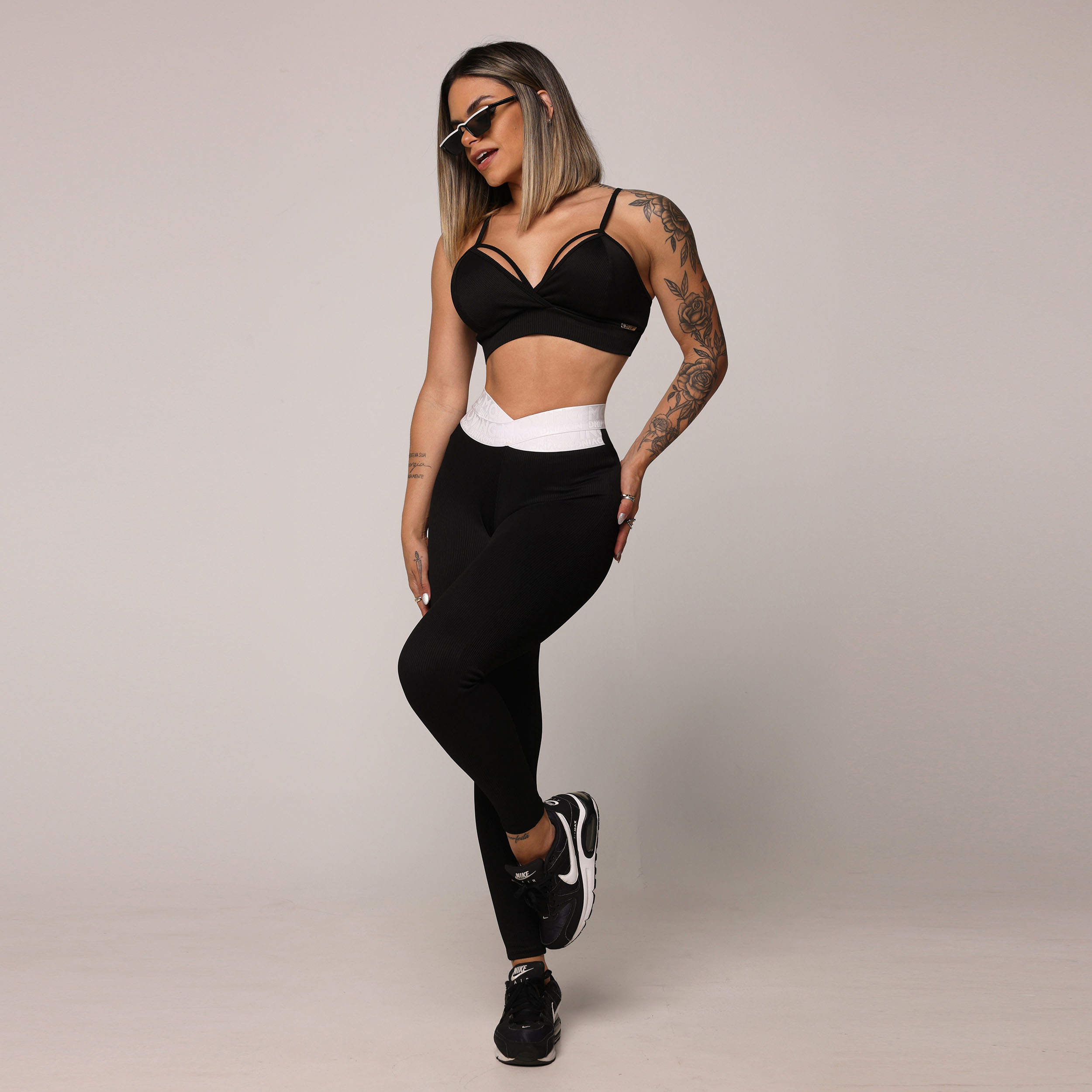 TOP STRAPPY JACQUARD 3D BLACK - Imagem 5