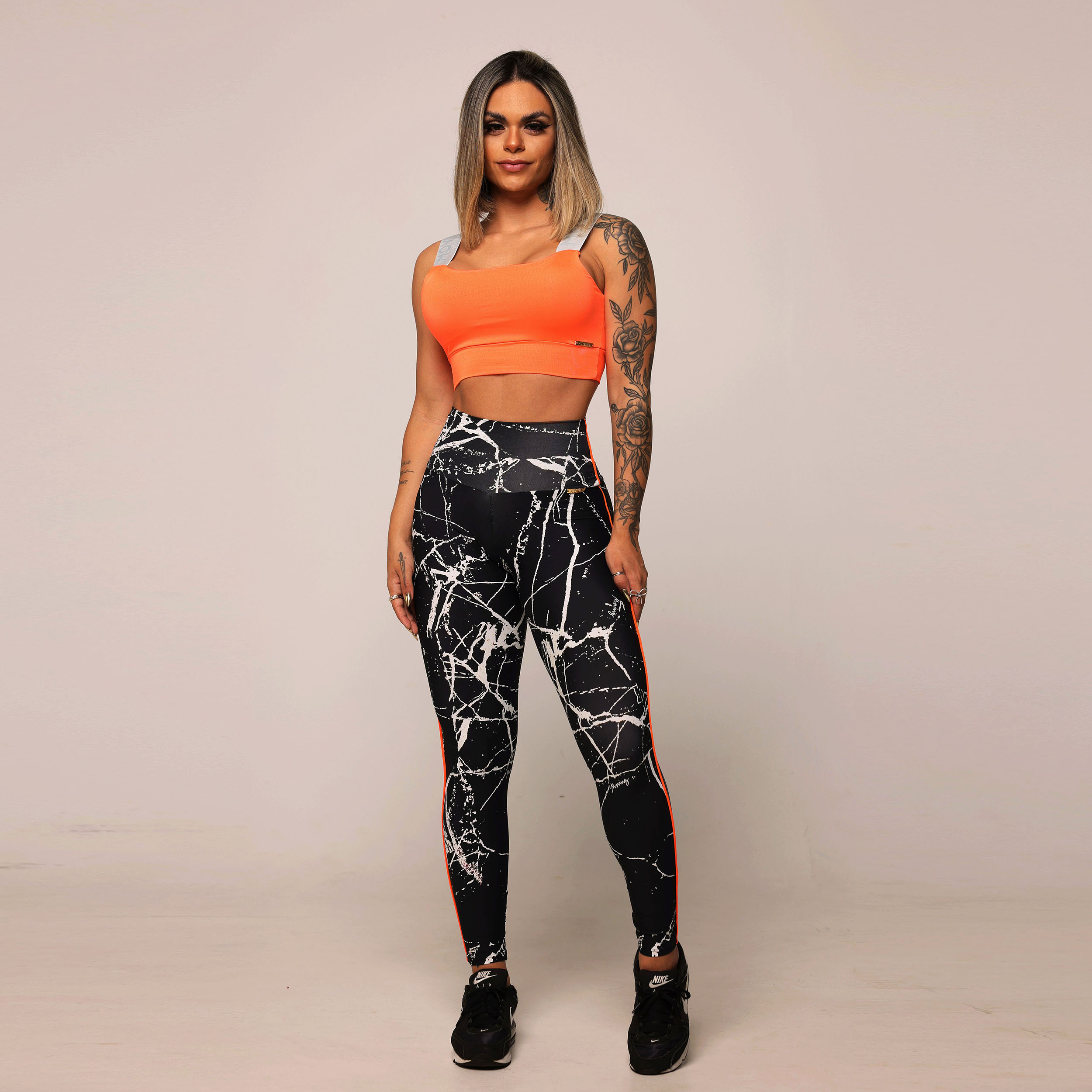 TOP FAIXA LARANJA NEON COM ELÁSTICO CINZA - Imagem 6