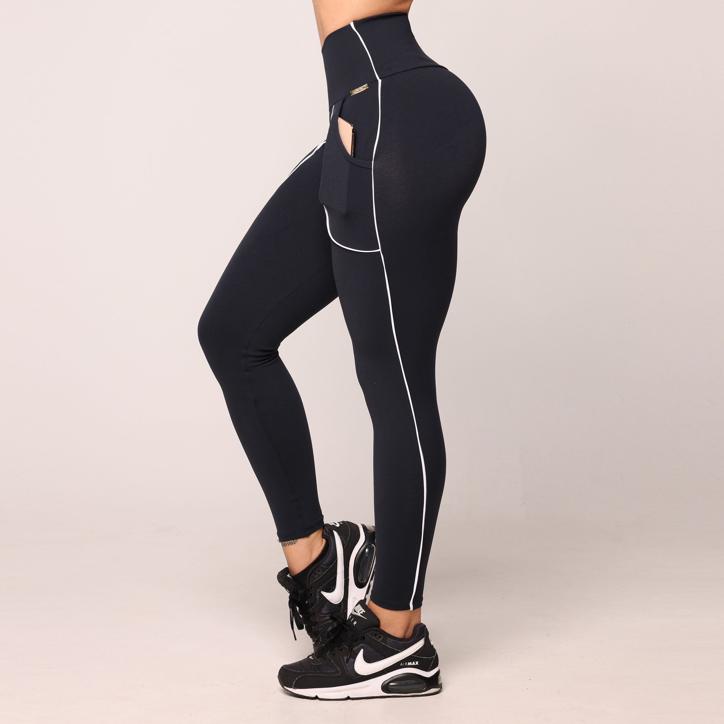 LEGGING CELULAR EMPINA BUMBUM PRETA - Imagem 3