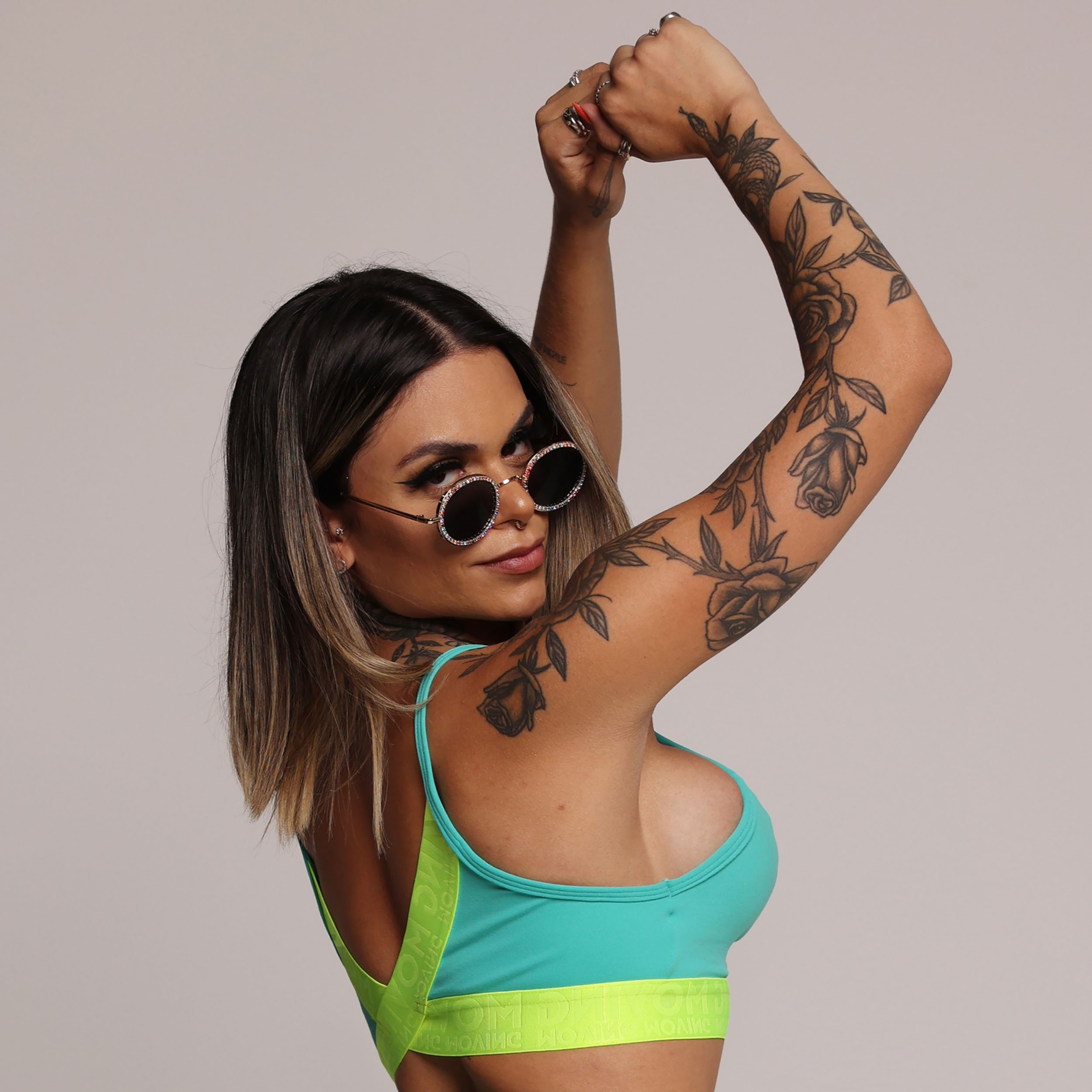 TOP MILANO TURQUESA COM ELÁSTICO AMARELO NEON - Imagem 3