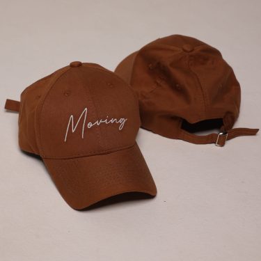 BONÉ MOVING CARAMELO