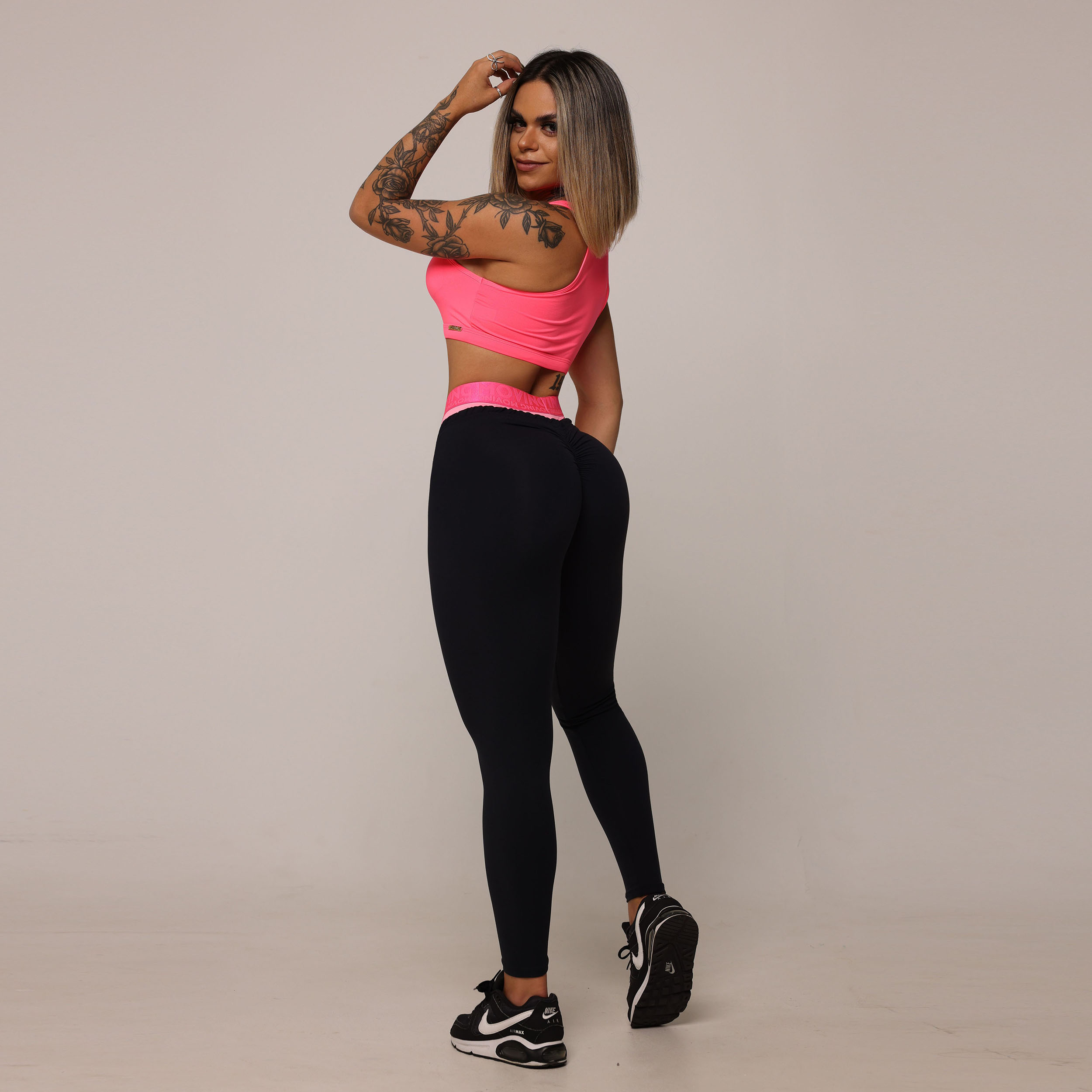 LEGGING BOXER EMPINA BUMBUM PRETA COM ELASTICO ROSA NEON - Imagem 9