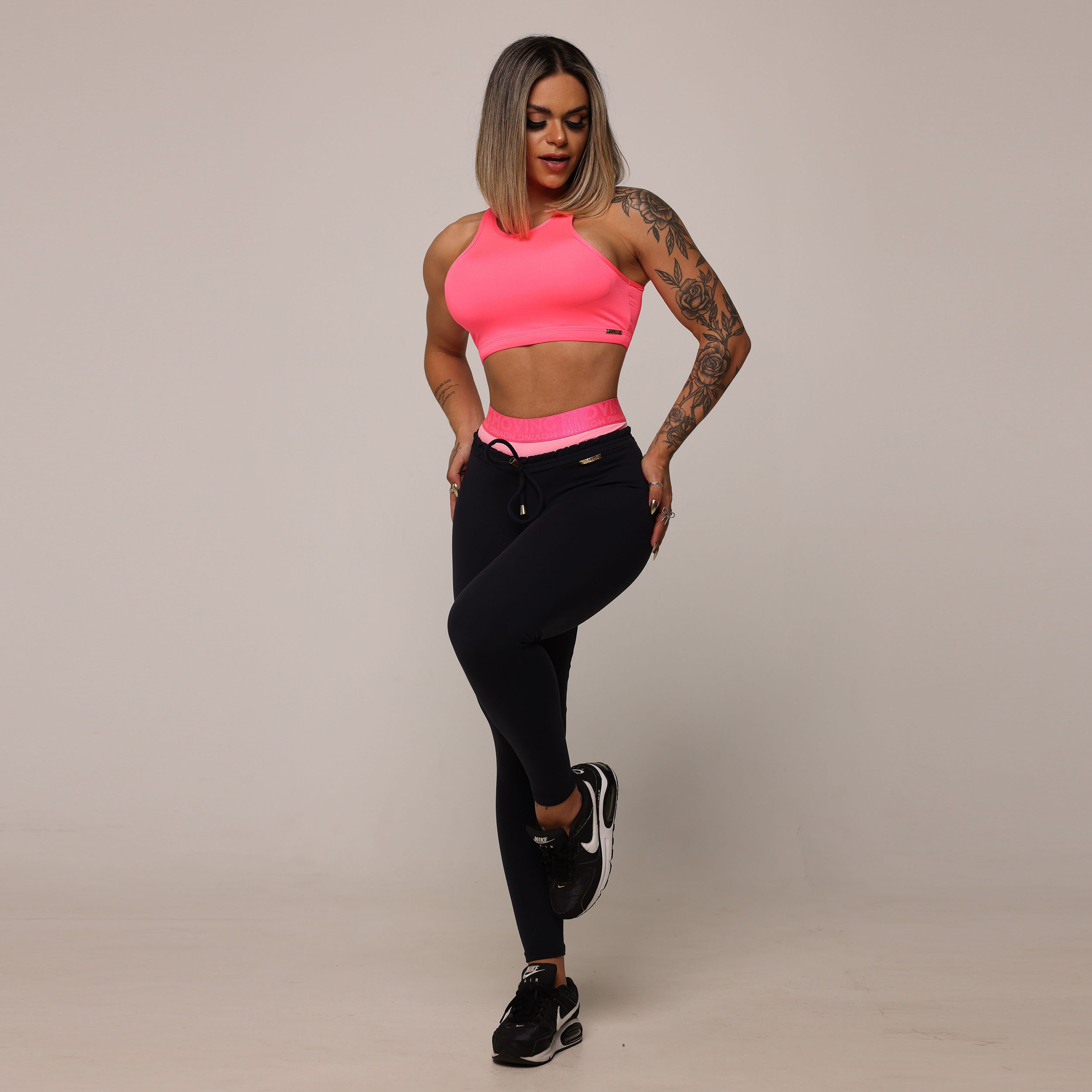 LEGGING BOXER EMPINA BUMBUM PRETA COM ELASTICO ROSA NEON - Imagem 11