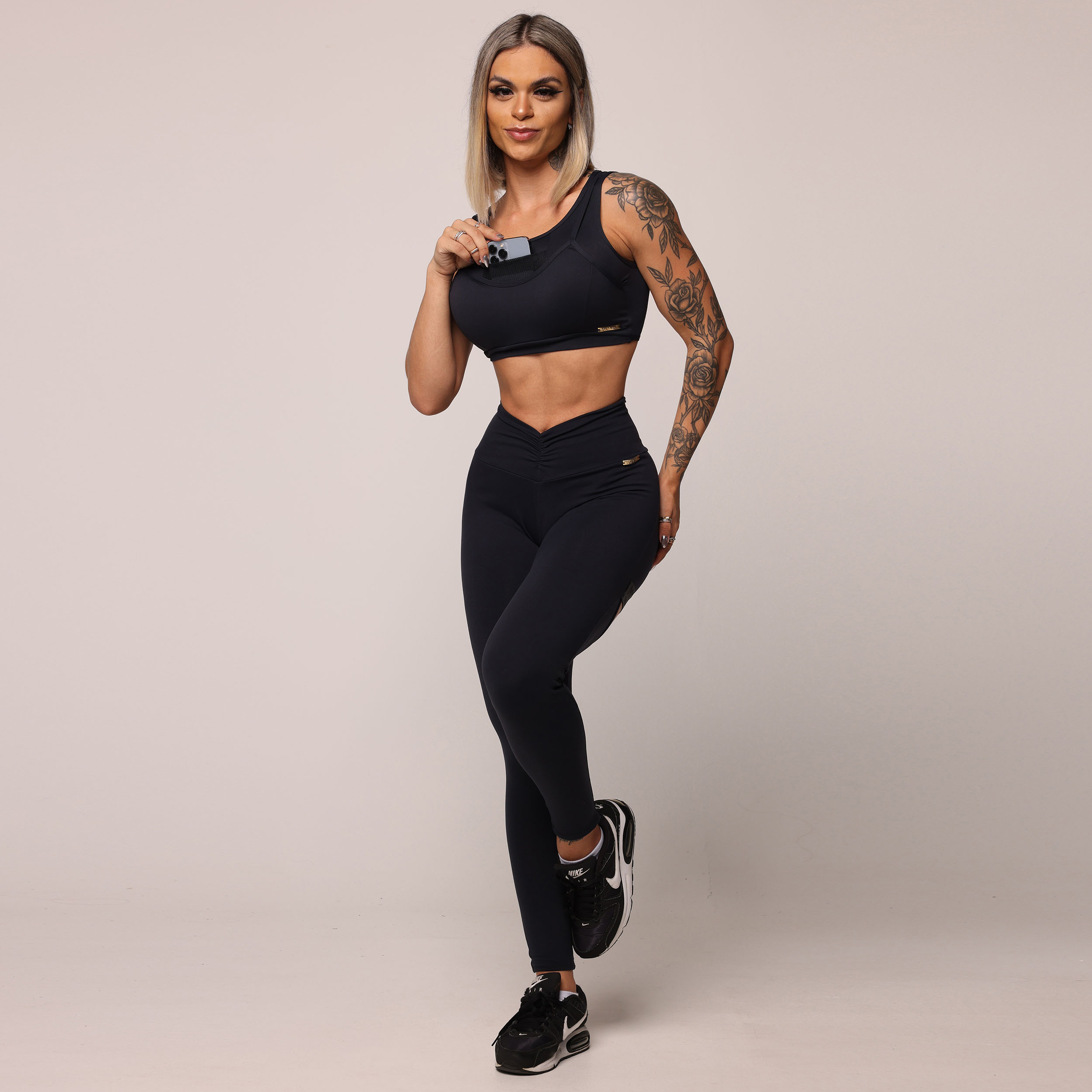LEGGING EMPINA BUMBUM INTENSE PRETA COM ELÁSTICO PRETO ABSOLUTO - Imagem 7
