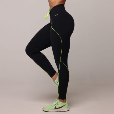 LEGGING LINEAR EMPINA BUMBUM PRETA COM CADARÇO AMARELO NEON
