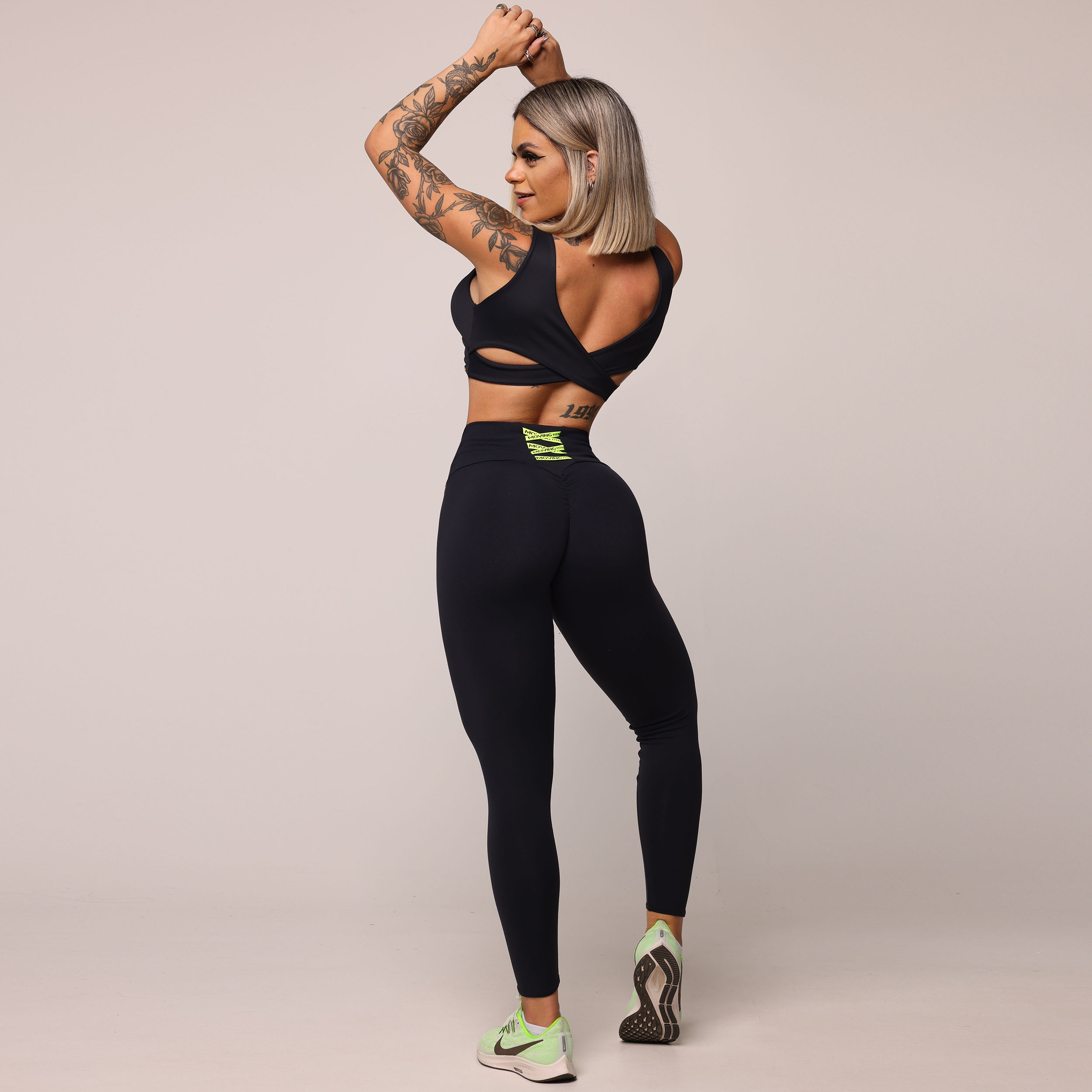 LEGGING TREND EMPINA BUMBUM PRETA COM AMARELO NEON - Imagem 7