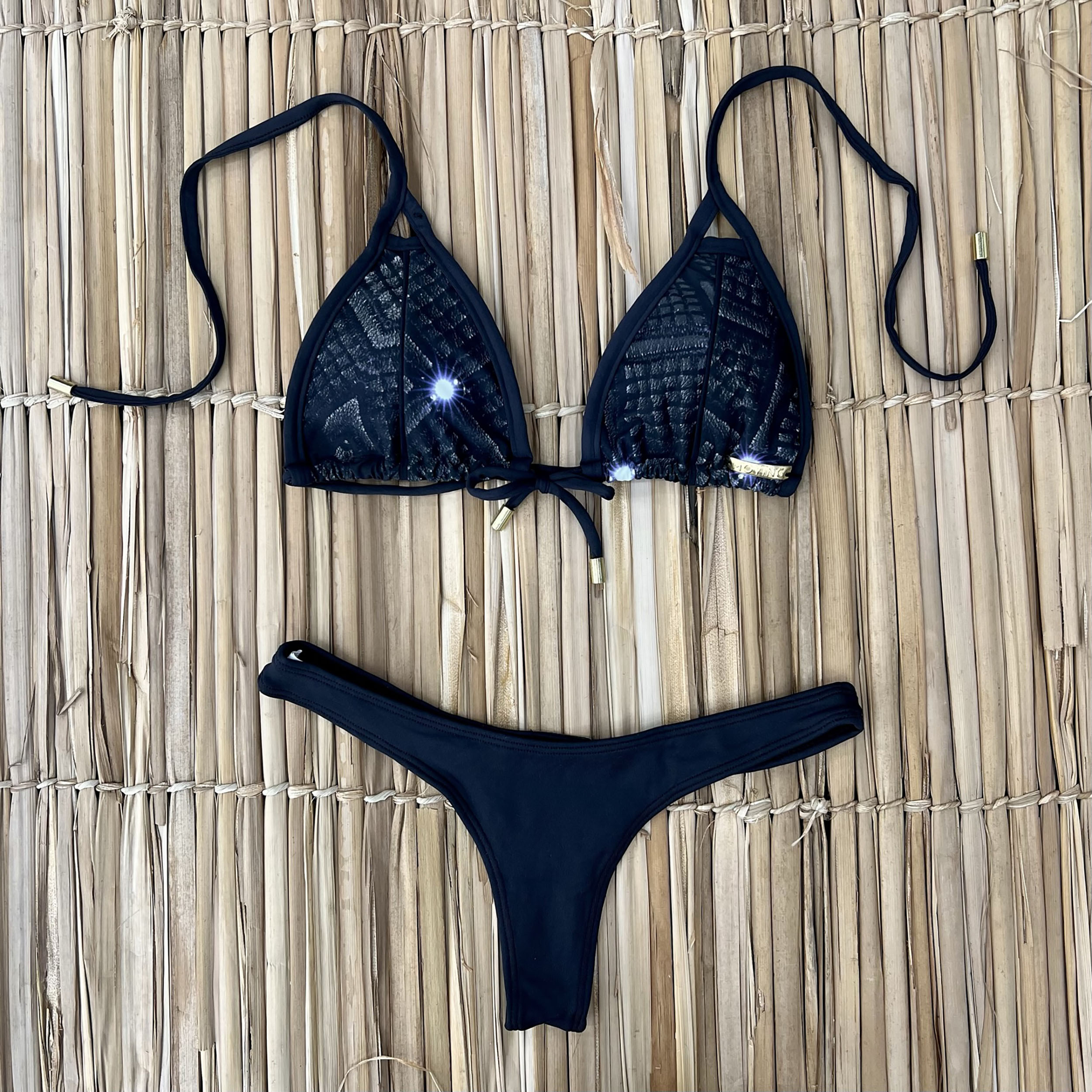 BIQUÍNI CORTININHA PONTO DE LUZ COM CALCINHA PRETA - Imagem 3