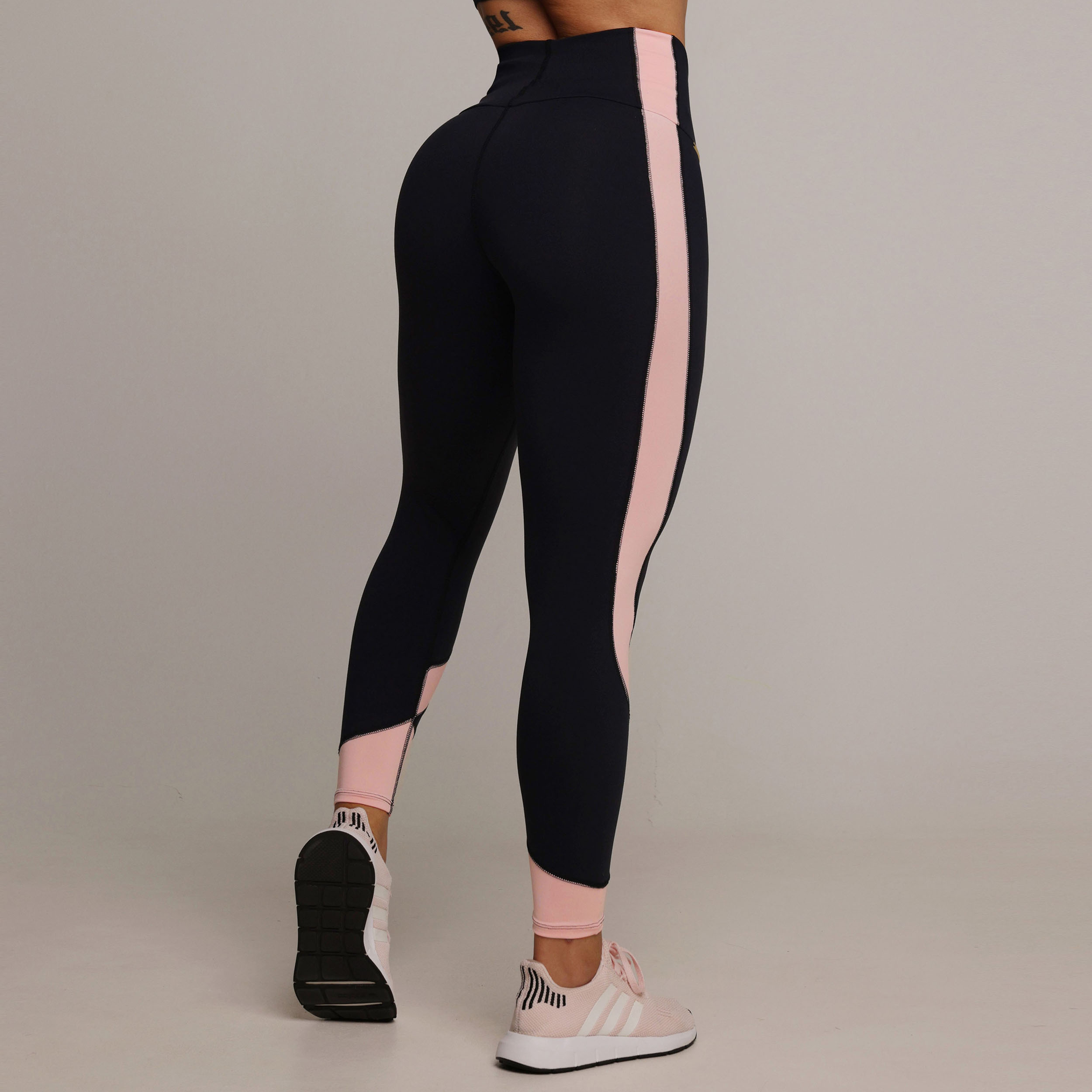 LEGGING SPEED COMUM PRETA COM BLUSH - Imagem 4