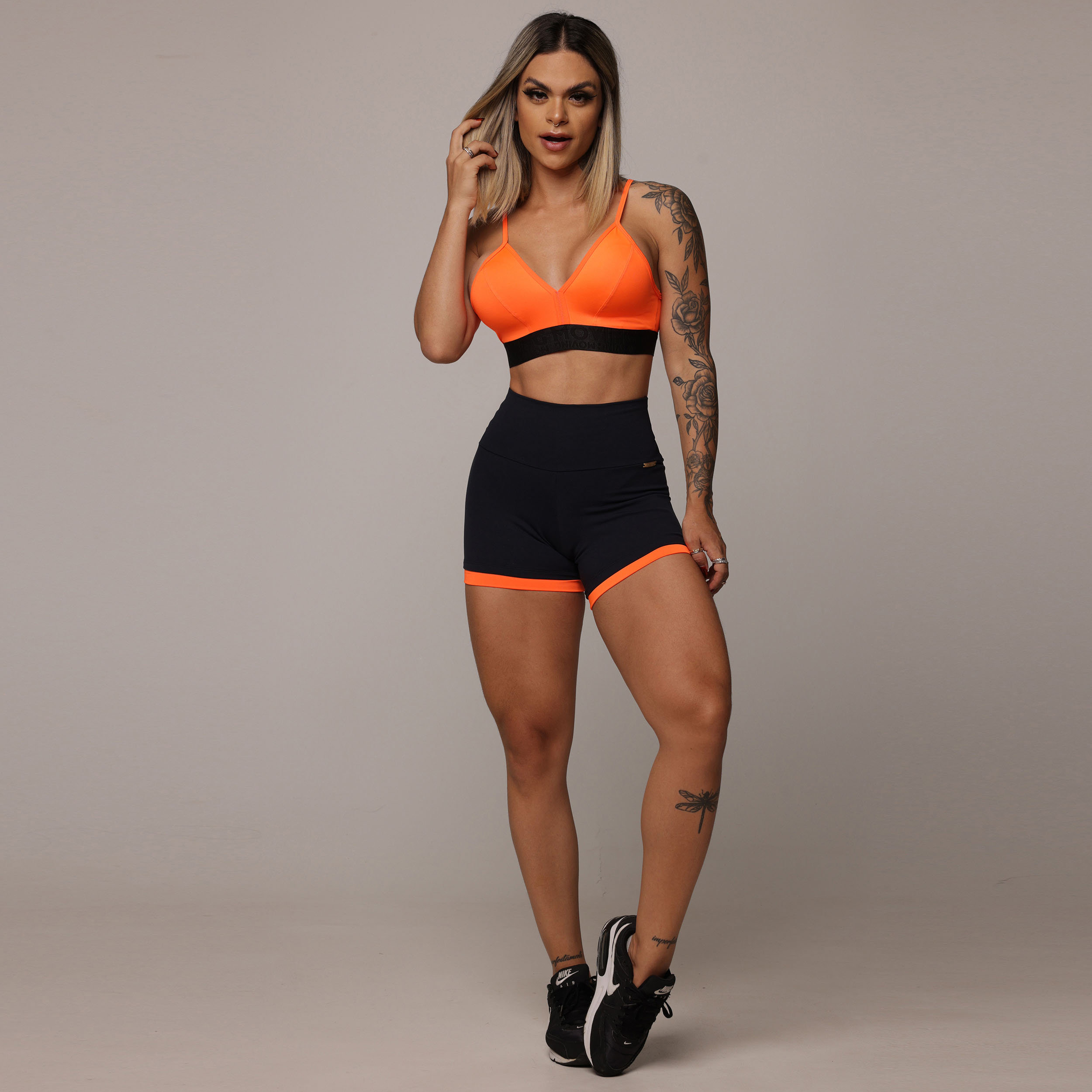 SHORT GYM COMUM PRETO COM LARANJA NEON - Imagem 7