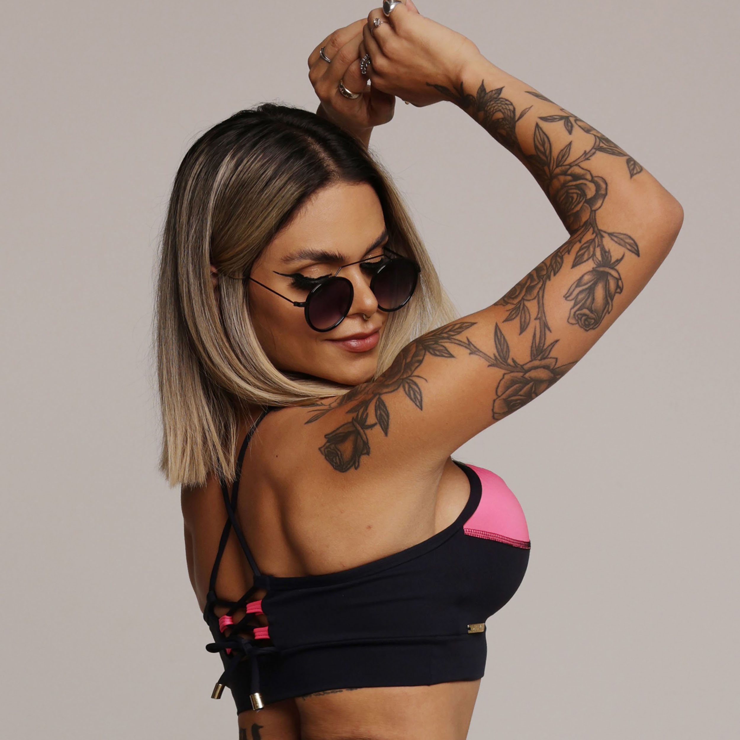 TOP EVEREST PRETO COM ROSA NEON - Imagem 3