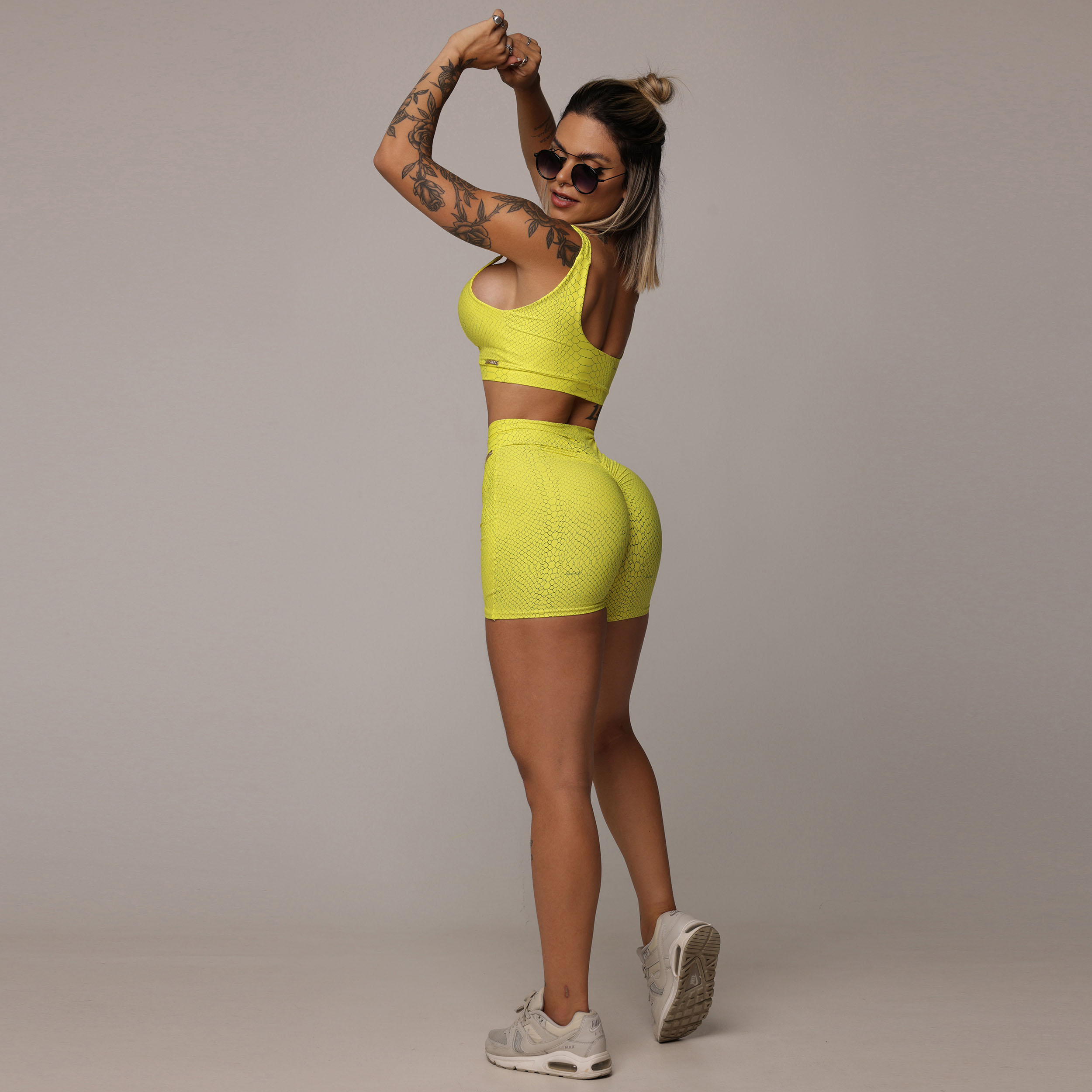 SHORT-SAIA EMPINA BUMBUM PYTHON NEON EXCLUSIVO - Imagem 8