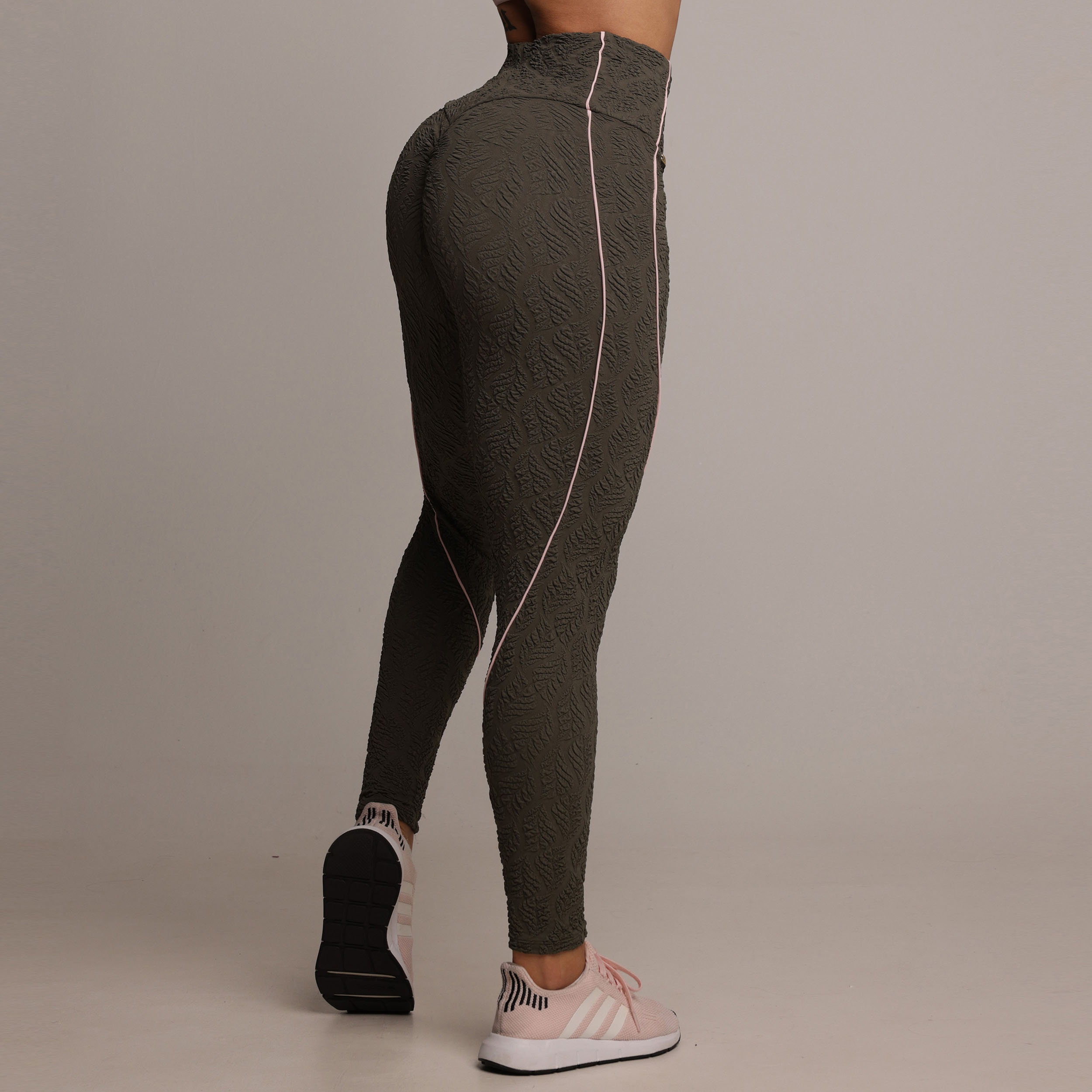 LEGGING HOPE EMPINA BUMBUM JACQUARD BIO VERDE MILITAR - Imagem 5