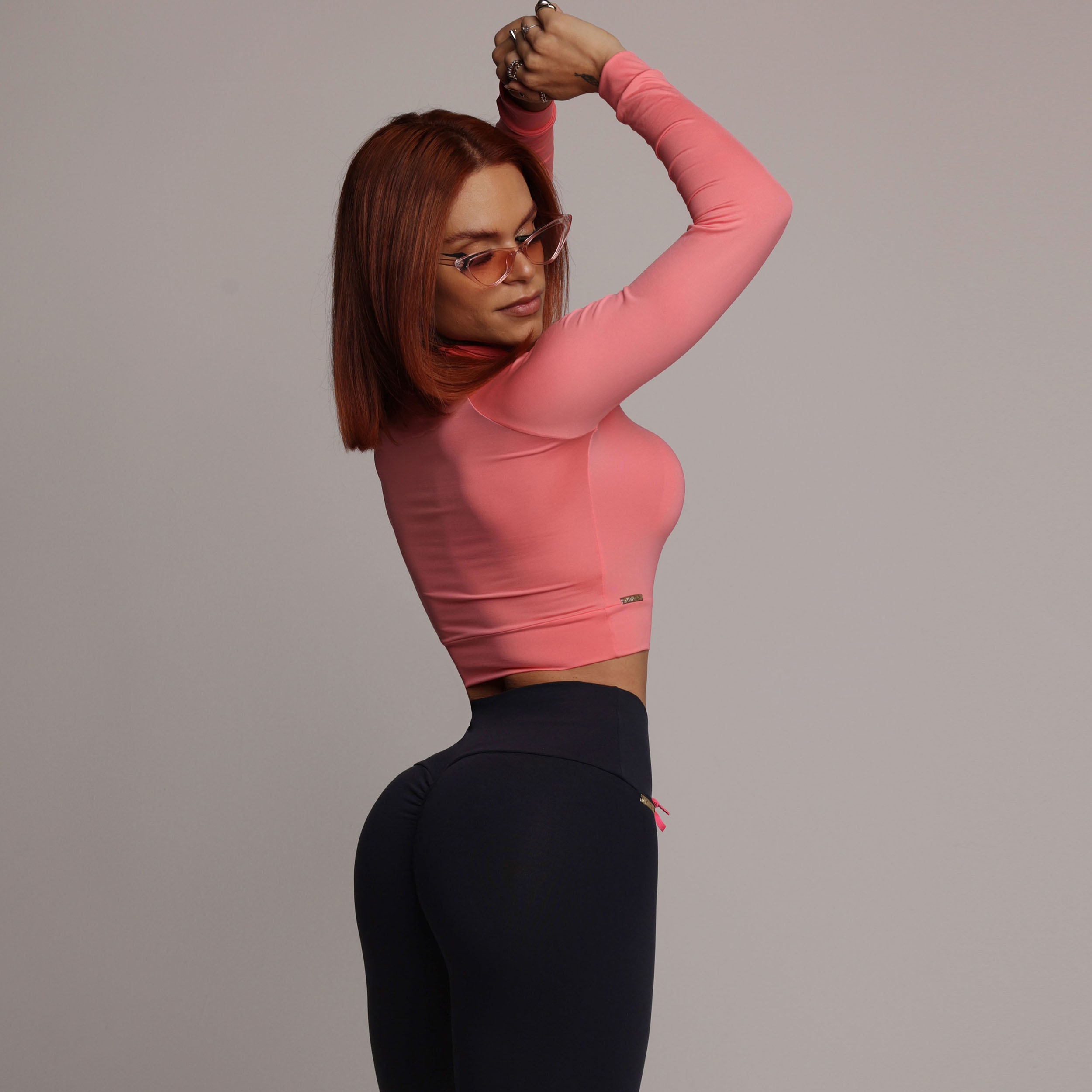 LEGGING EMPINA BUMBUM PRETA COM CADARÇO ROSA NEON - Imagem 4