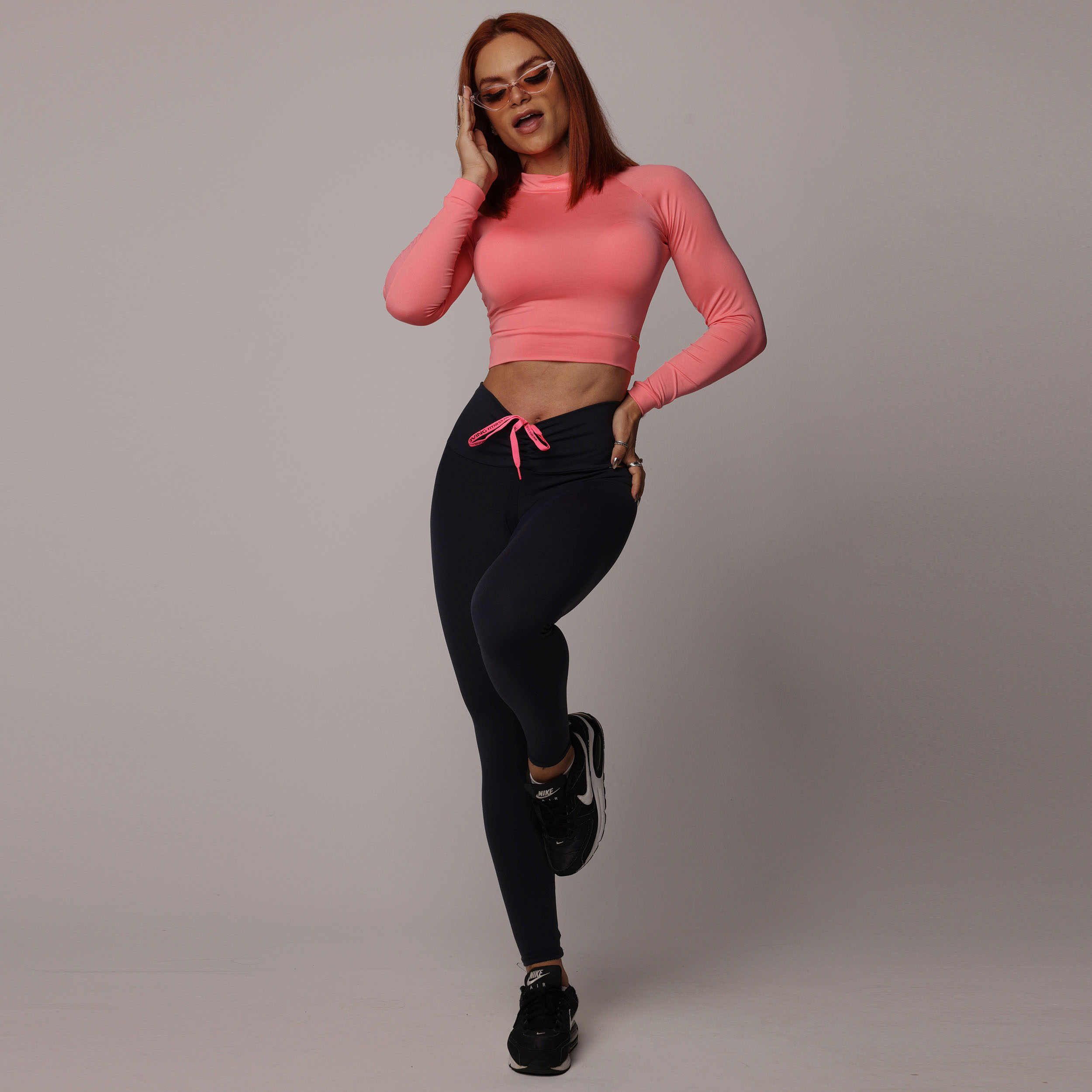 LEGGING EMPINA BUMBUM PRETA COM CADARÇO ROSA NEON - Imagem 5