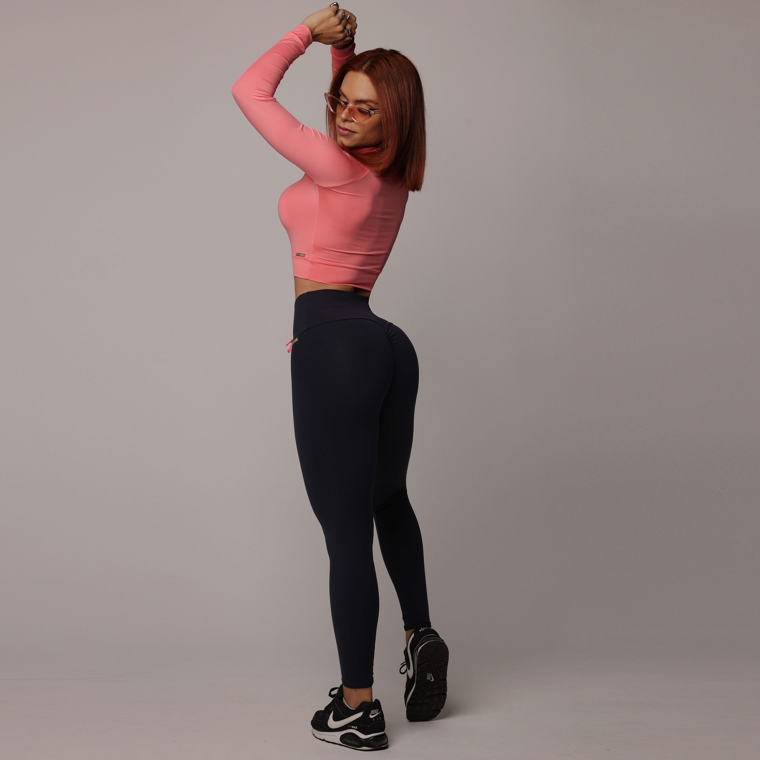 LEGGING EMPINA BUMBUM PRETA COM CADARÇO ROSA NEON - Imagem 8