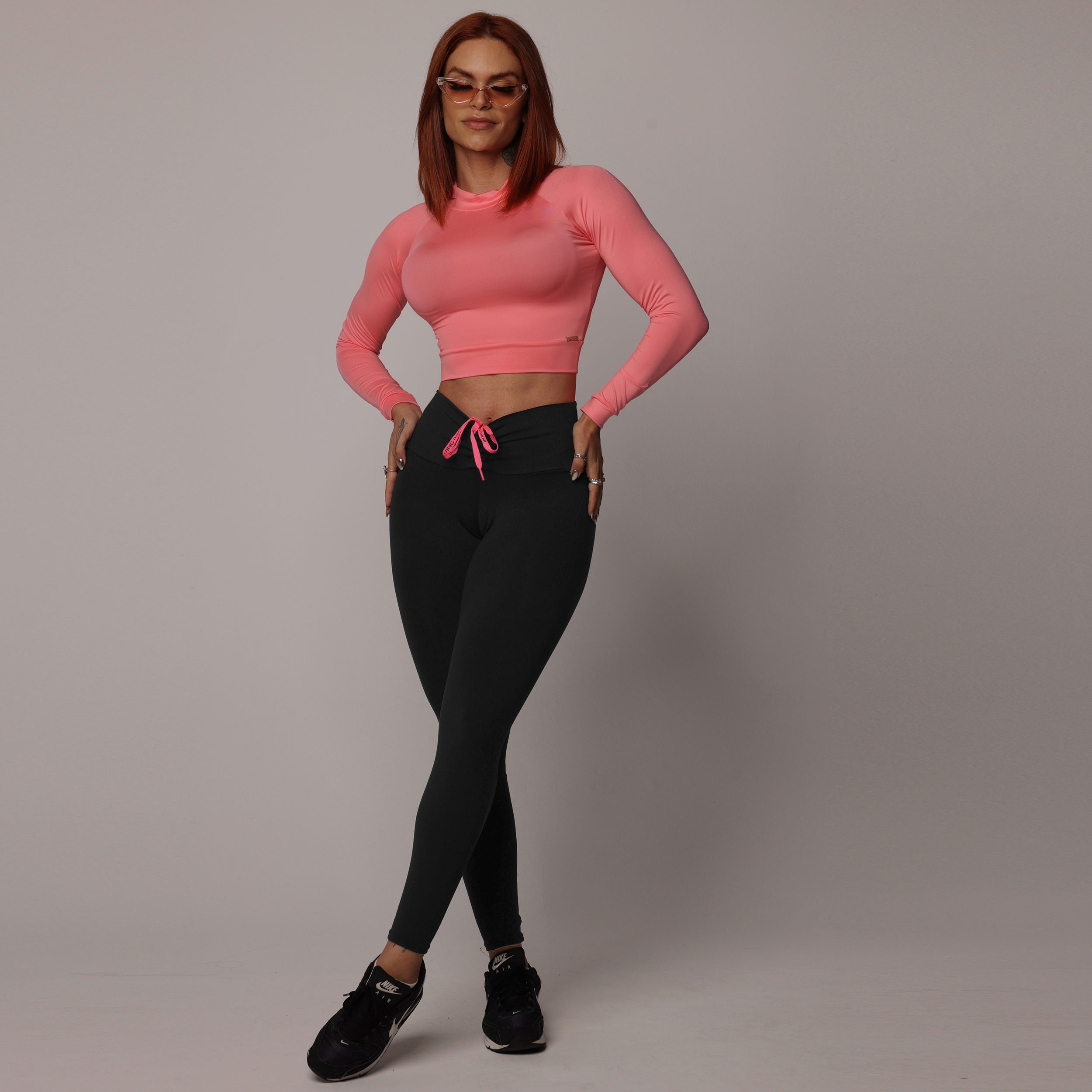 LEGGING EMPINA BUMBUM PRETA COM CADARÇO ROSA NEON - Imagem 9