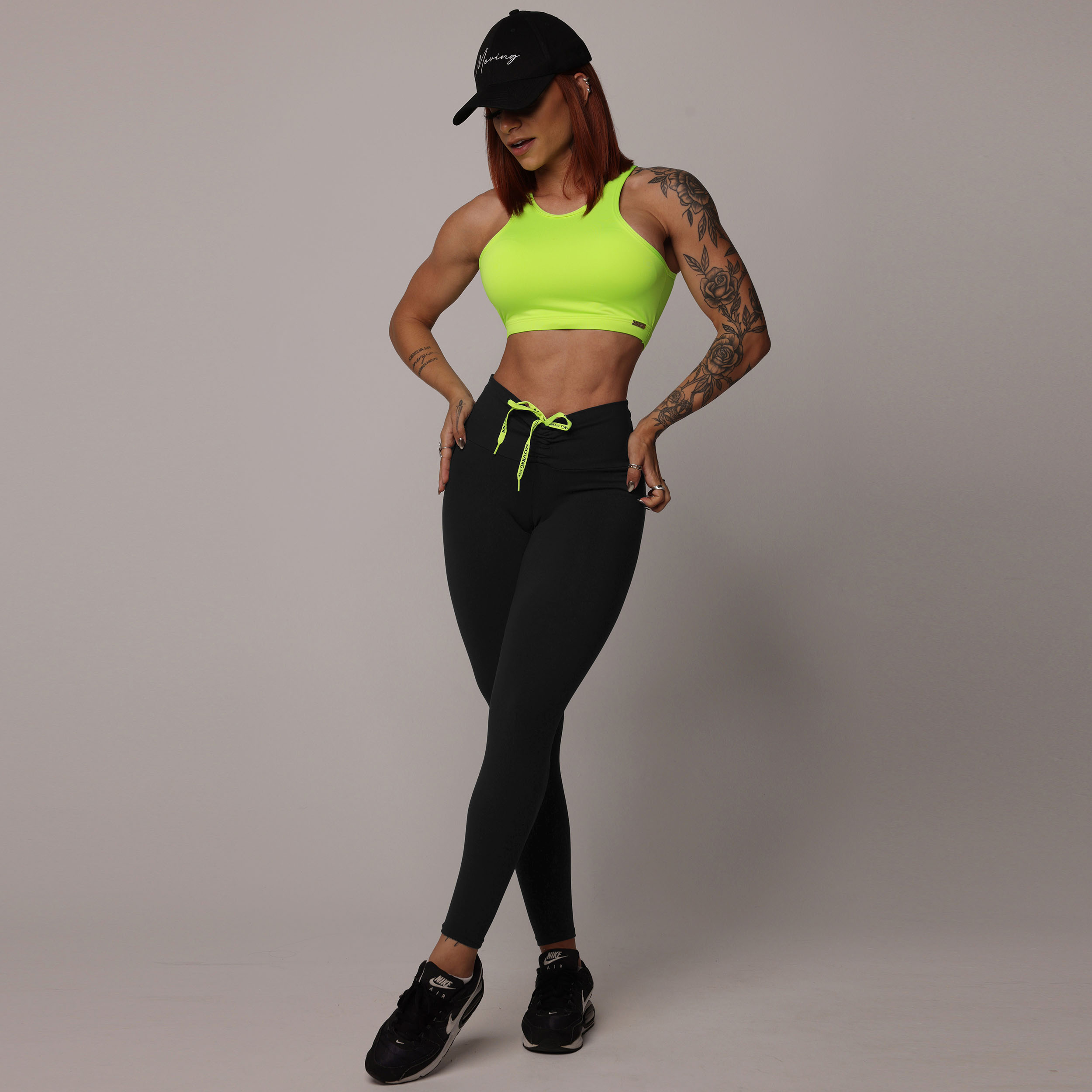 LEGGING EMPINA BUMBUM PRETA COM CADARÇO AMARELO NEON - Imagem 6