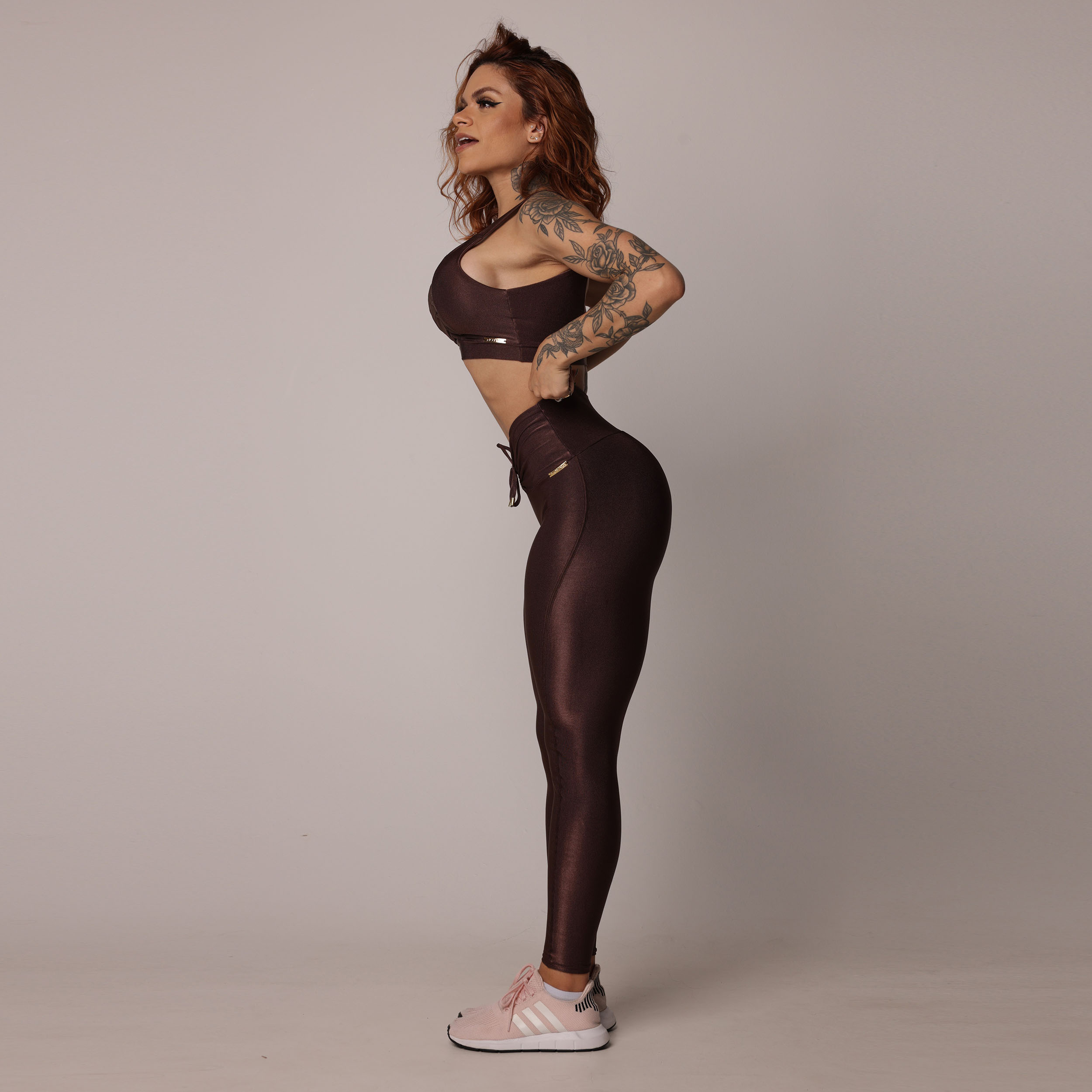 LEGGING CONFORT EMPINA BUMBUM GLOSSY BROWNIE - Imagem 6