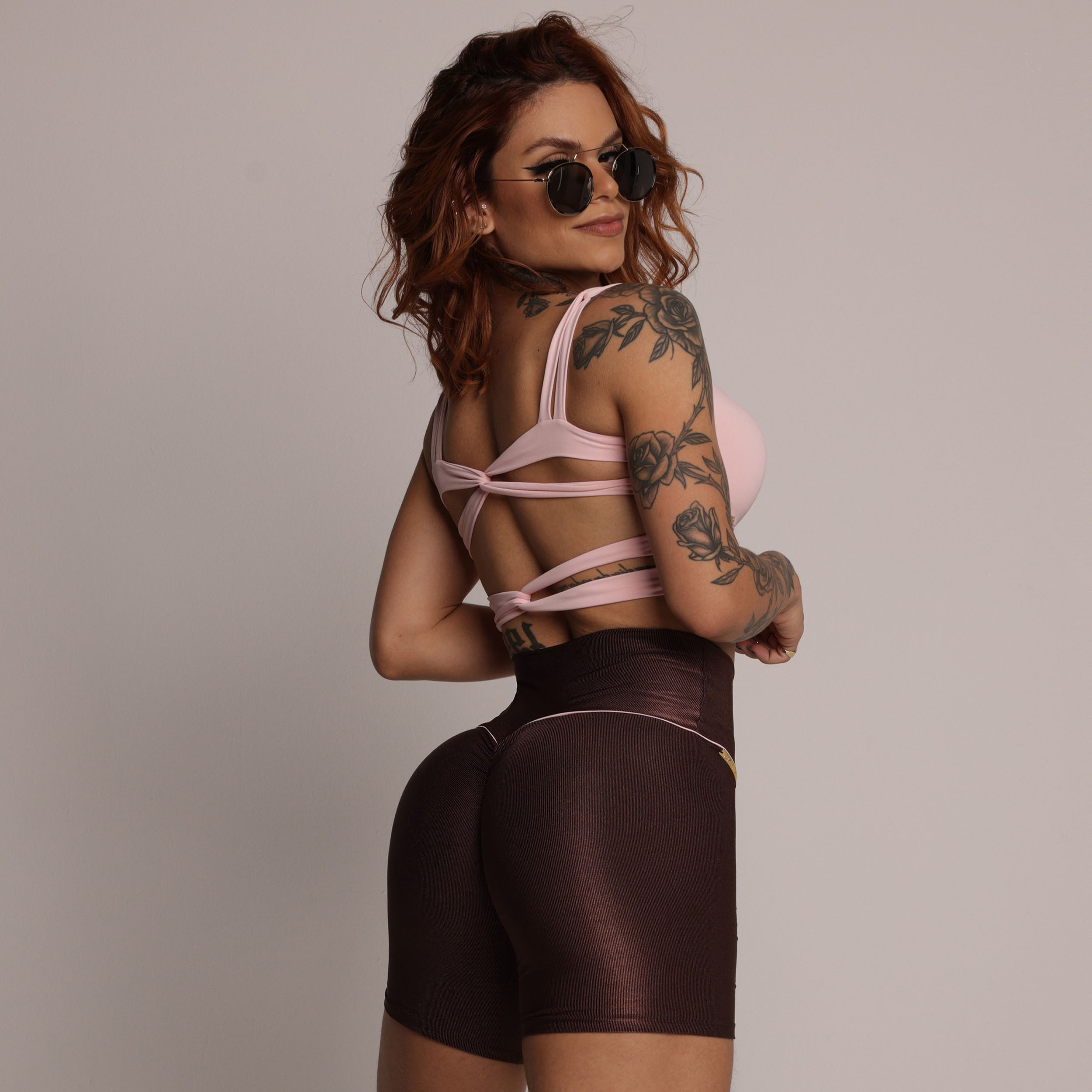 SHORT WALK EMPINA BUMBUM GLOSSY BROWNIE - Imagem 3