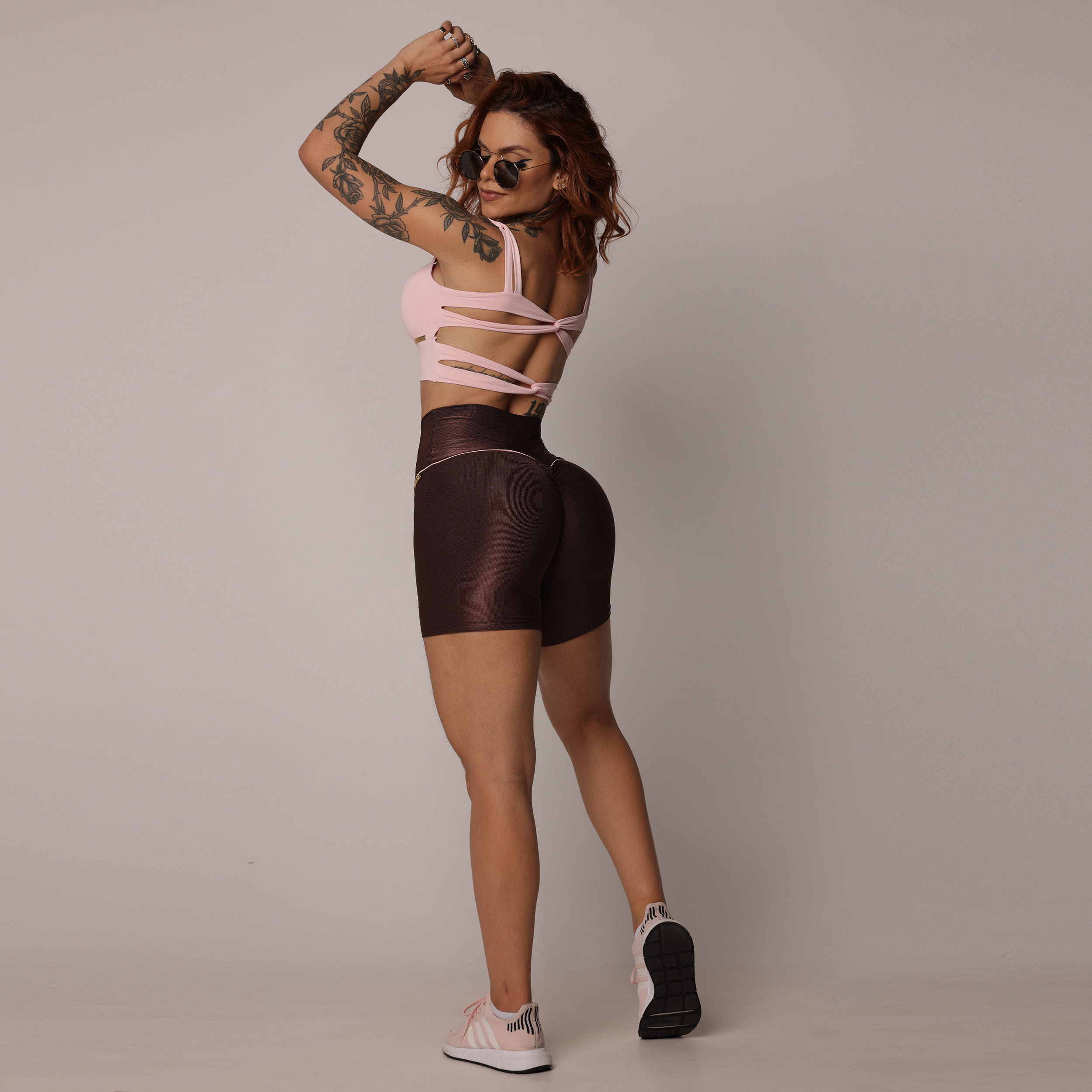 SHORT WALK EMPINA BUMBUM GLOSSY BROWNIE - Imagem 6