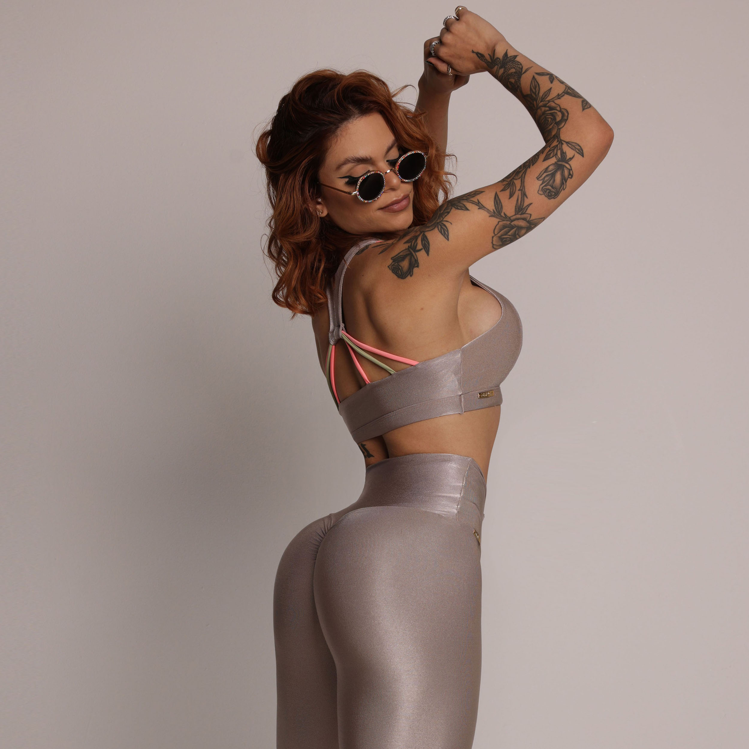 LEGGING EMPINA BUMBUM GLOSSY CHAMPAGNE - Imagem 4