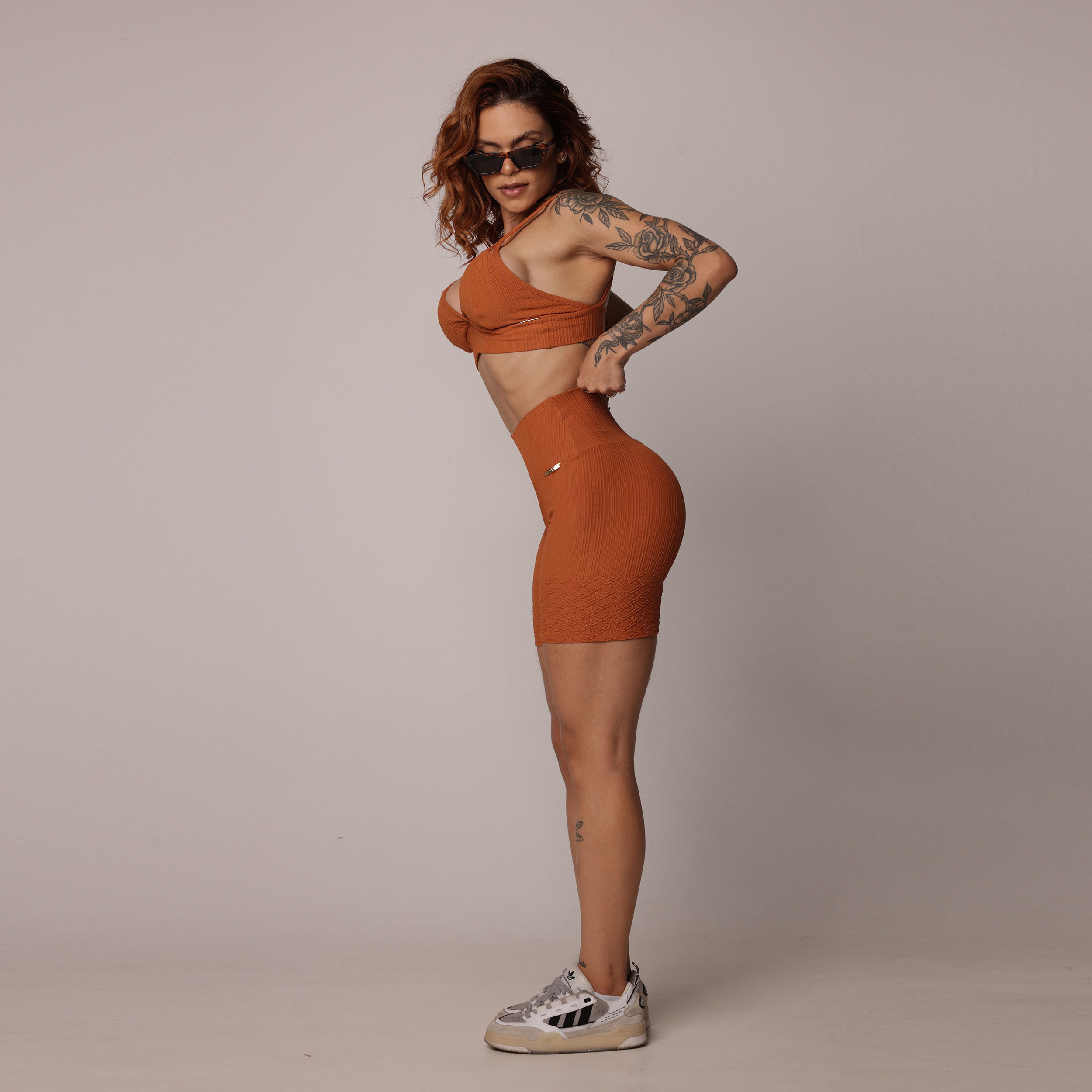 SHORT EMPINA BUMBUM JACQUARD LUXOR TERRACOTA - Imagem 5