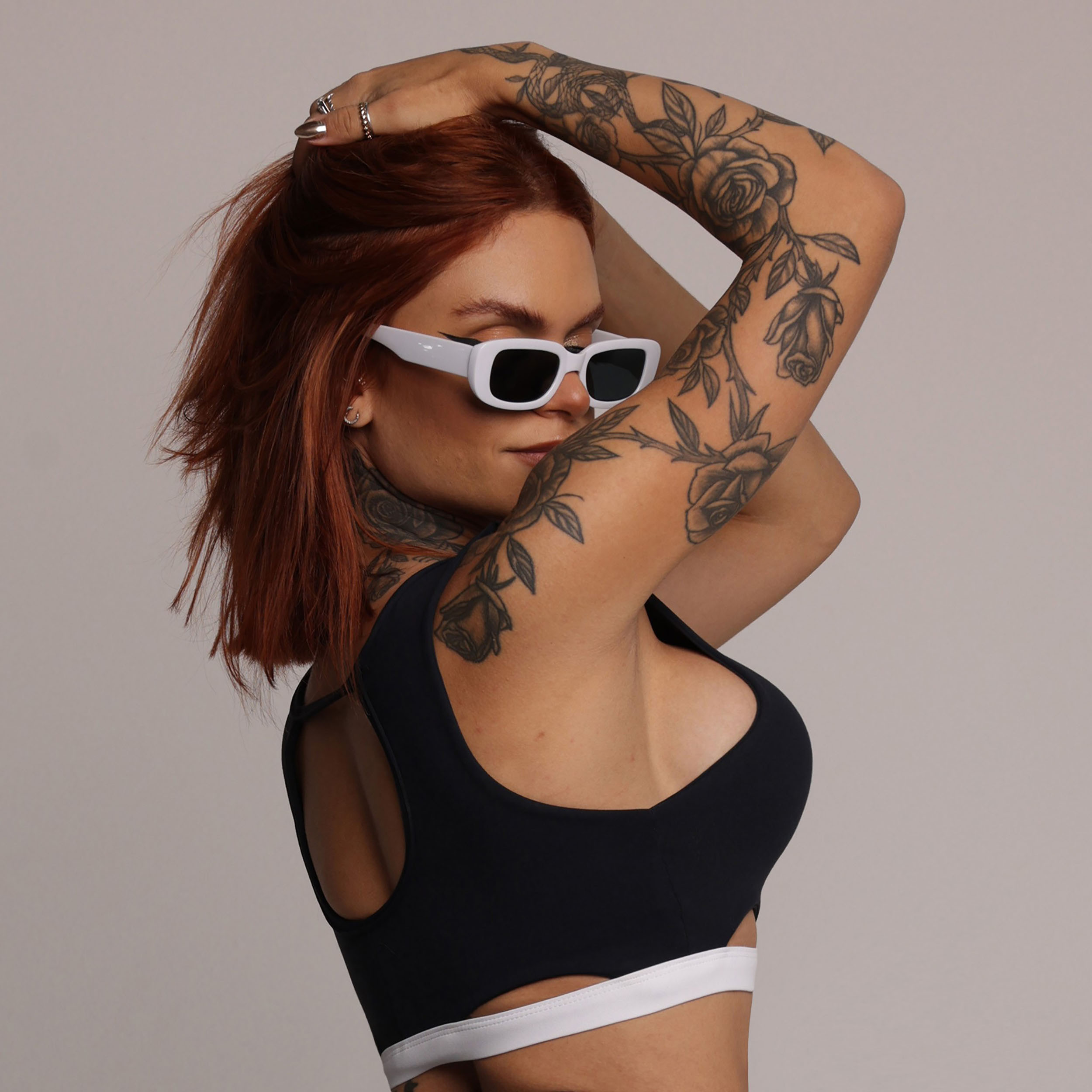 TOP GÊNOVA PRETO COM BRANCO - Imagem 4