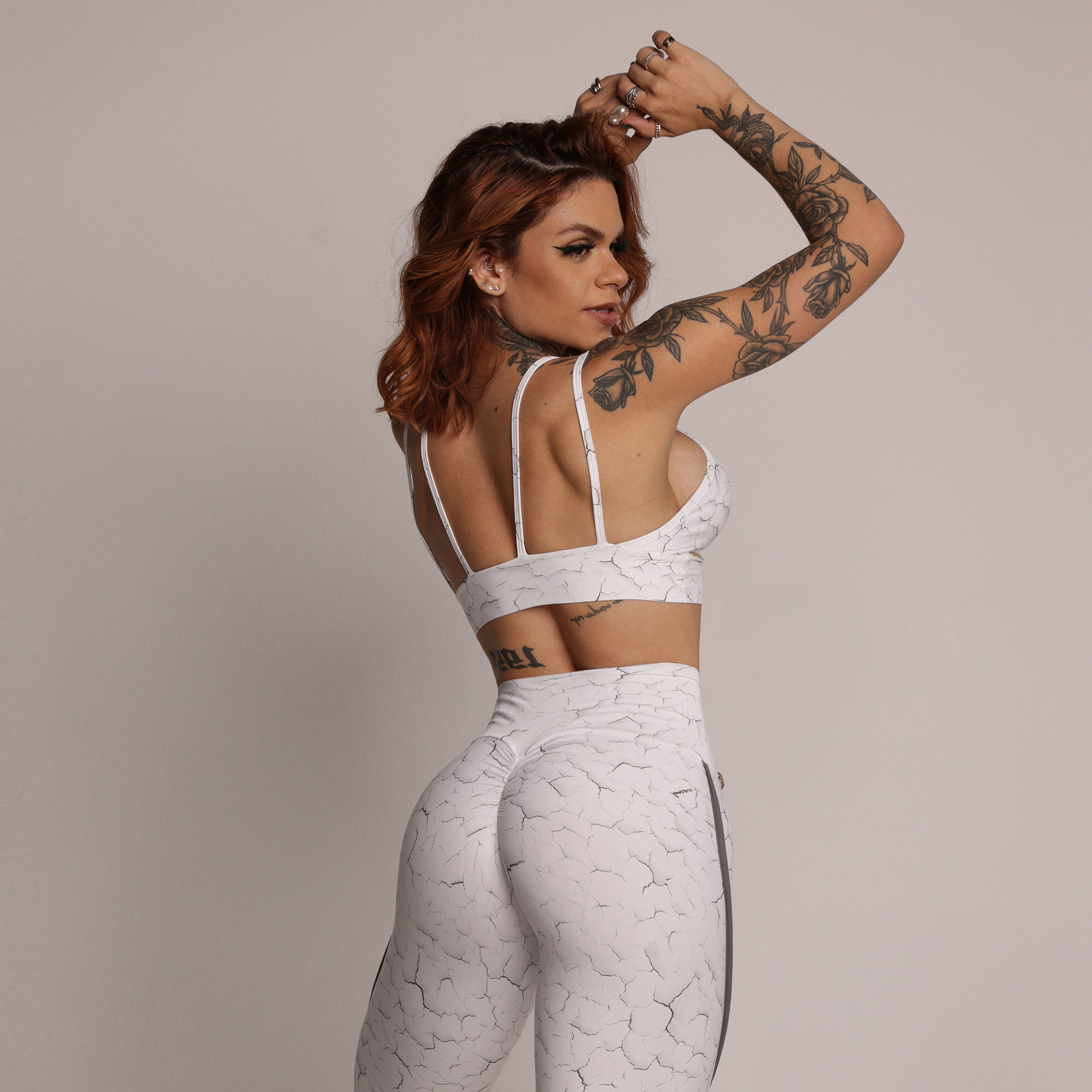 LEGGING RECORTE EMPINA BUMBUM BROKEN EXCLUSIVA - Imagem 4