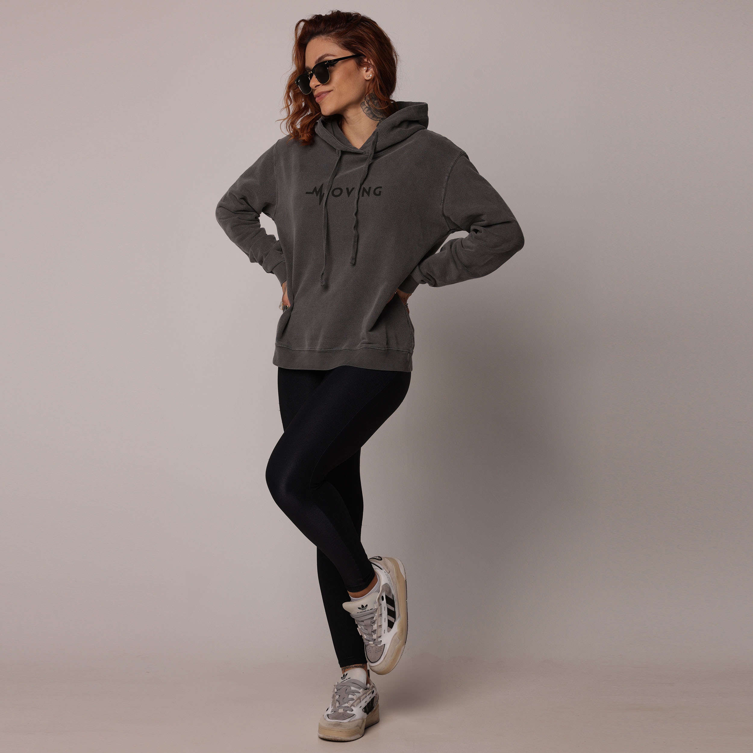 CASACO MOLETOM ESTONADO CHUMBO CAPUZ - Imagem 3