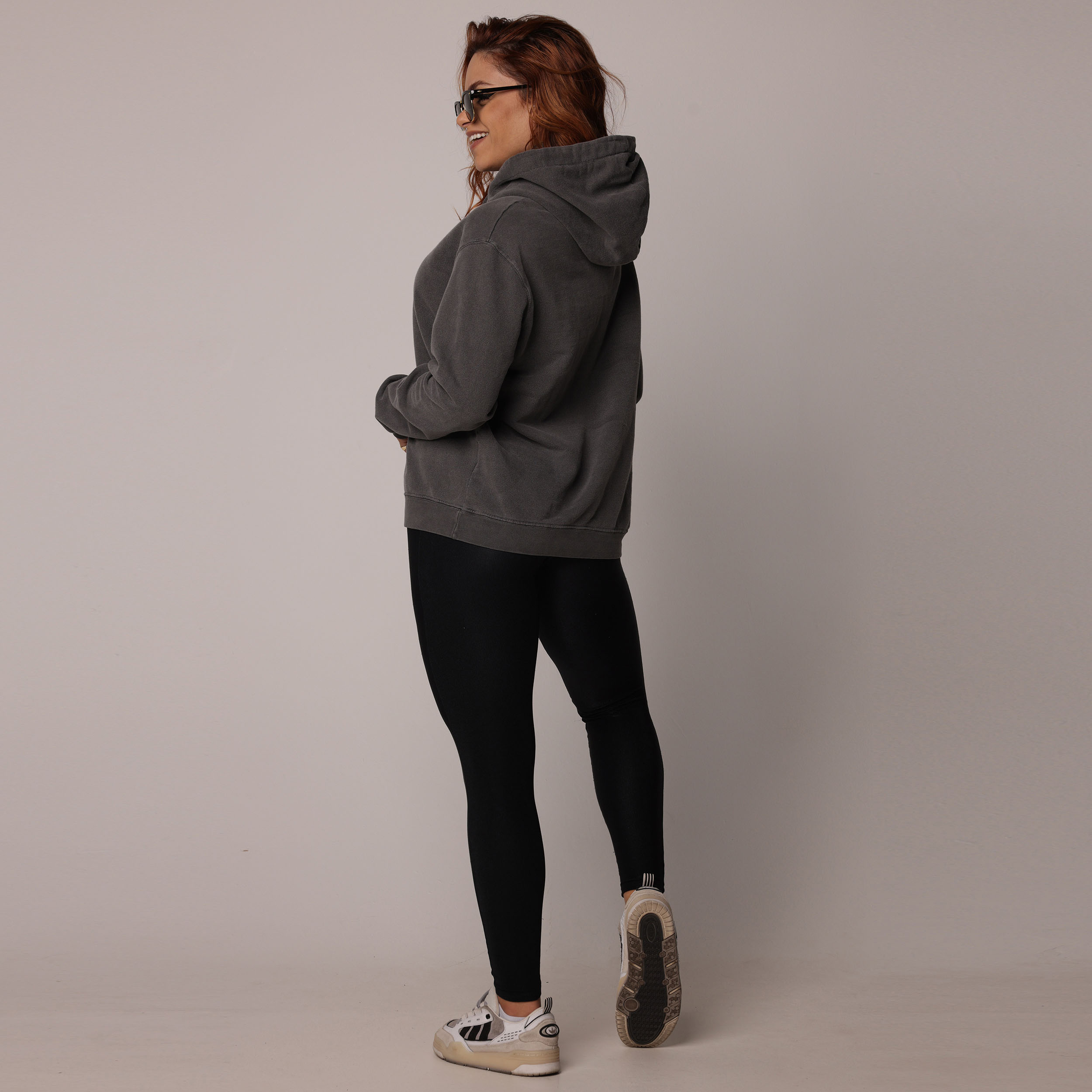 CASACO MOLETOM ESTONADO CHUMBO CAPUZ - Imagem 4