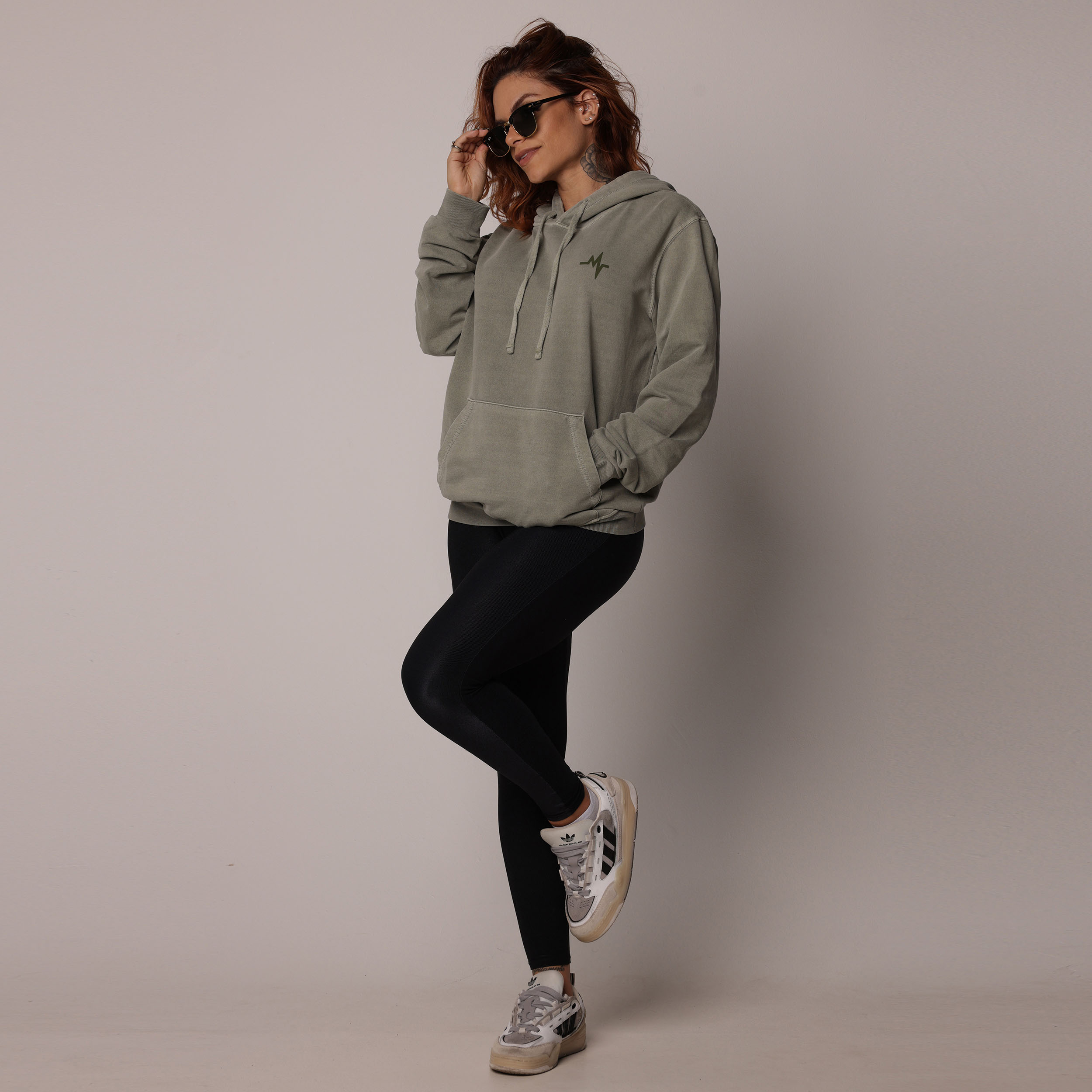 CASACO MOLETOM ESTONADO VERDE MILITAR BOLSO CAPUZ - Imagem 6