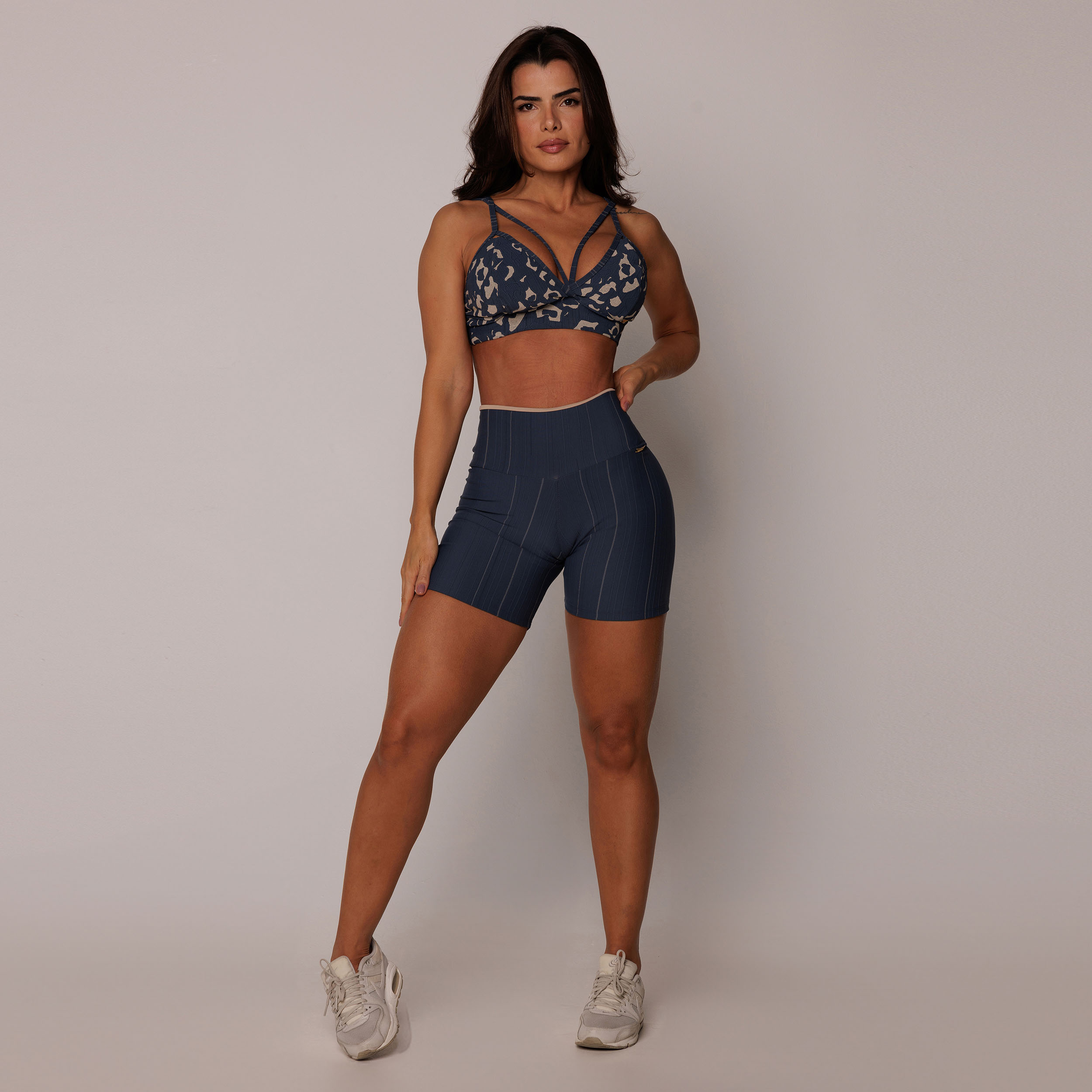 SHORT BICOLOR EMPINA BUMBUM JACQUARD ANIMAL - Imagem 4