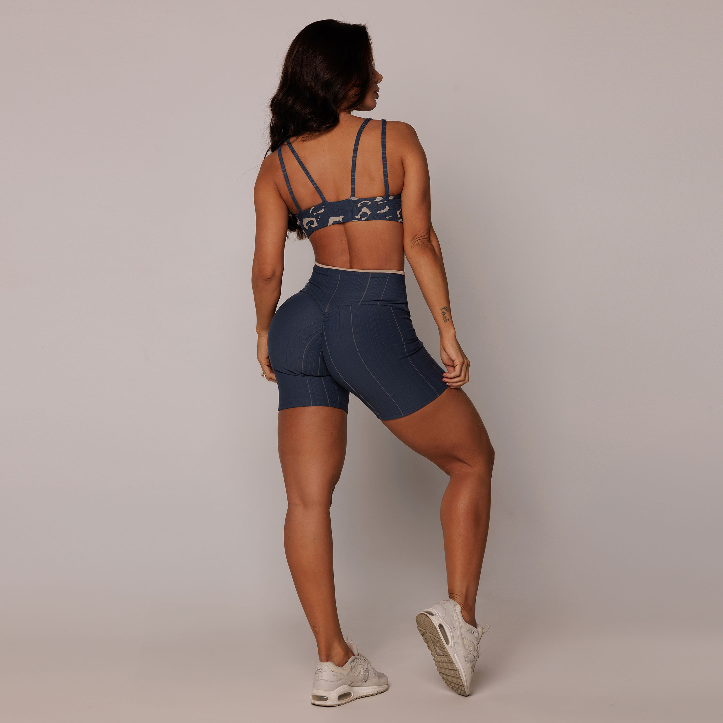 SHORT BICOLOR EMPINA BUMBUM JACQUARD ANIMAL - Imagem 7