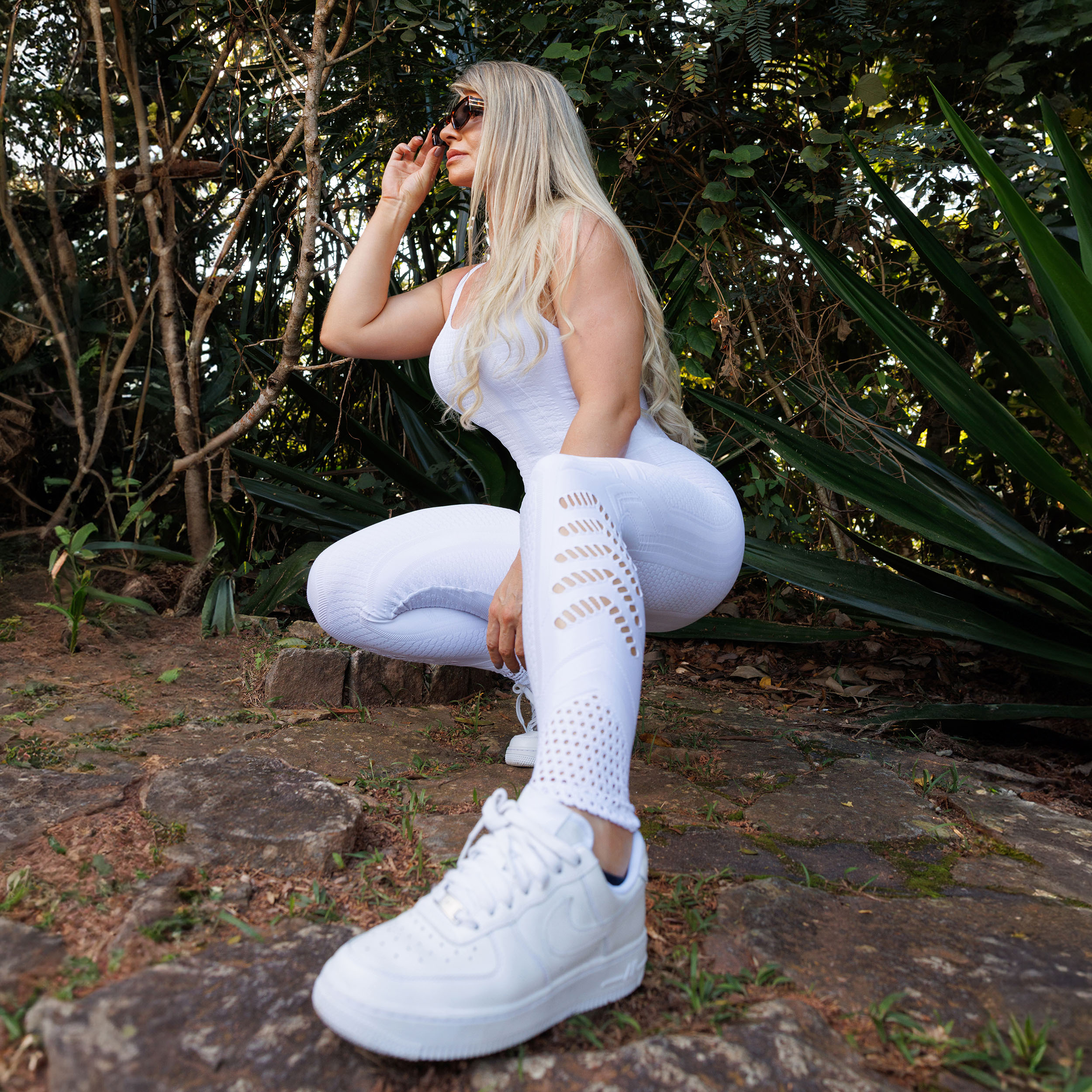 MACACÃO CONFORT EMPINA BUMBUM JACQUARD DOTS BRANCO - Imagem 3