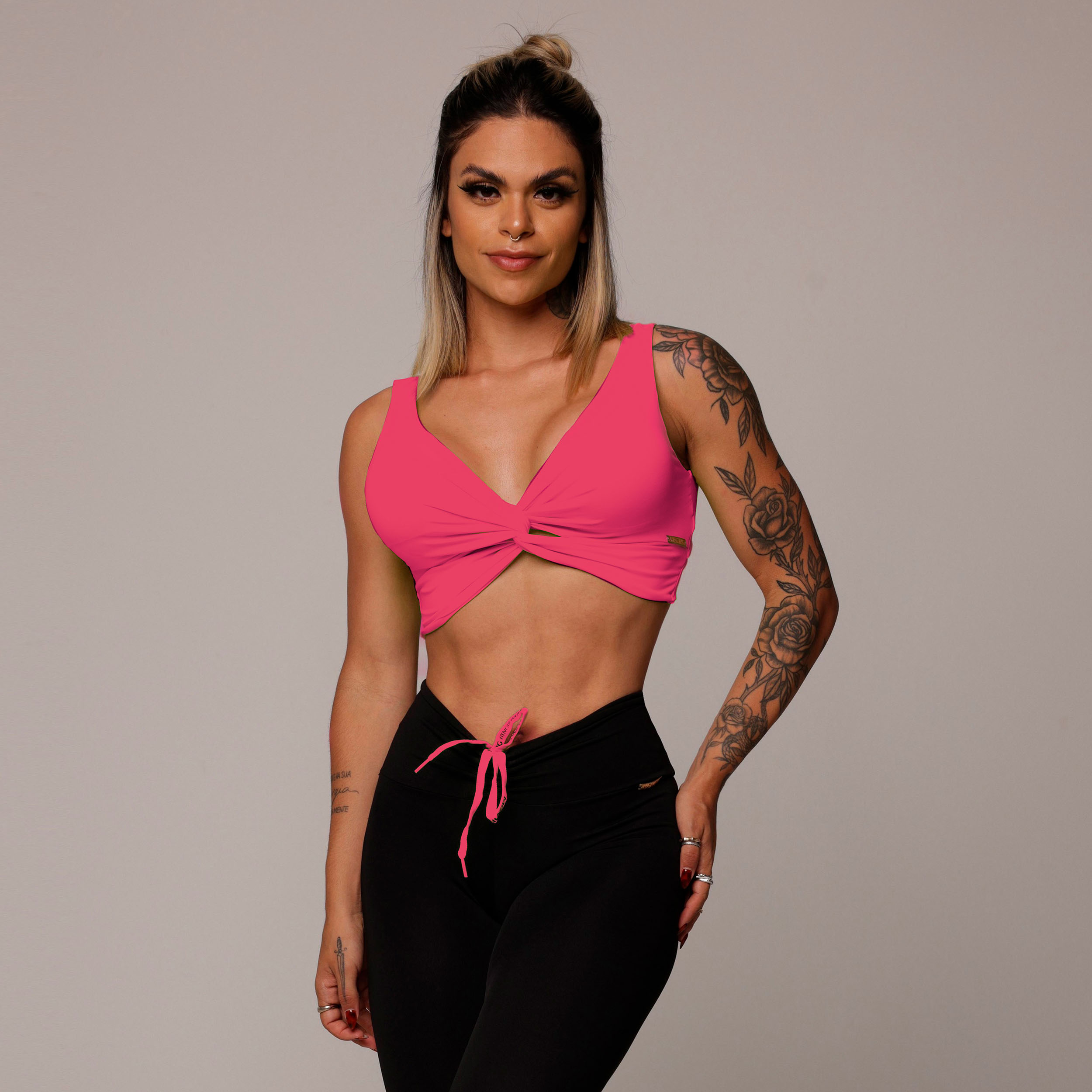 LEGGING EMPINA BUMBUM PRETO INTENSO TOQUE FRESCO COM ROSA NEON - Imagem 3