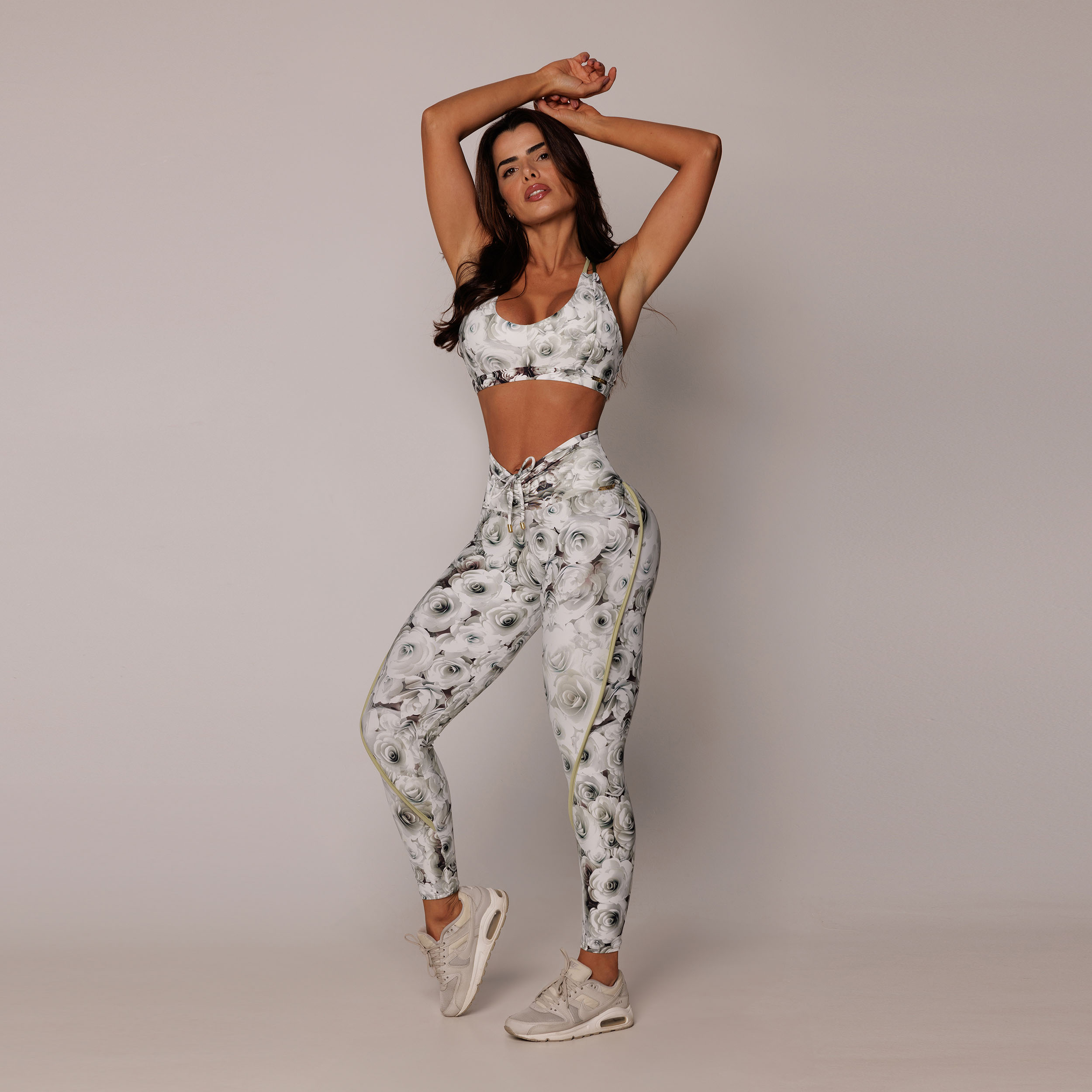 LEGGING RECORTE EMPINA BUMBUM WHITE ROSES EXCLUSIVA - Imagem 3
