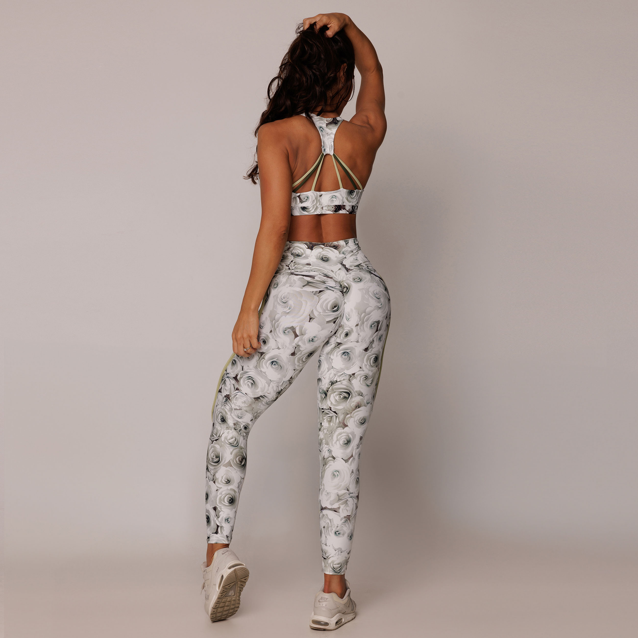LEGGING RECORTE EMPINA BUMBUM WHITE ROSES EXCLUSIVA - Imagem 6