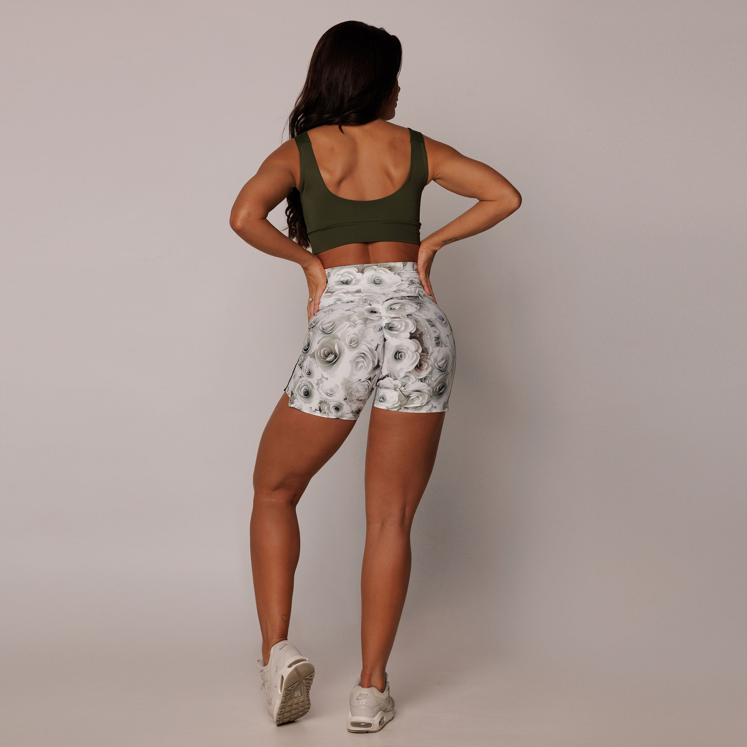 SHORT EMOTION EMPINA BUMBUM WHITE ROSES EXCLUSIVO - Imagem 5