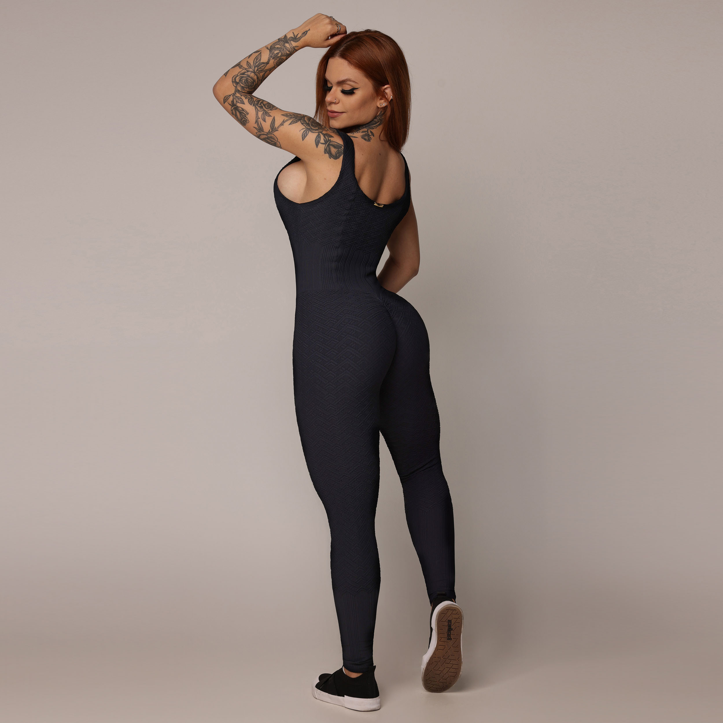 MACACÃO CONFORT EMPINA BUMBUM JACQUARD LUXOR PRETO - Imagem 3