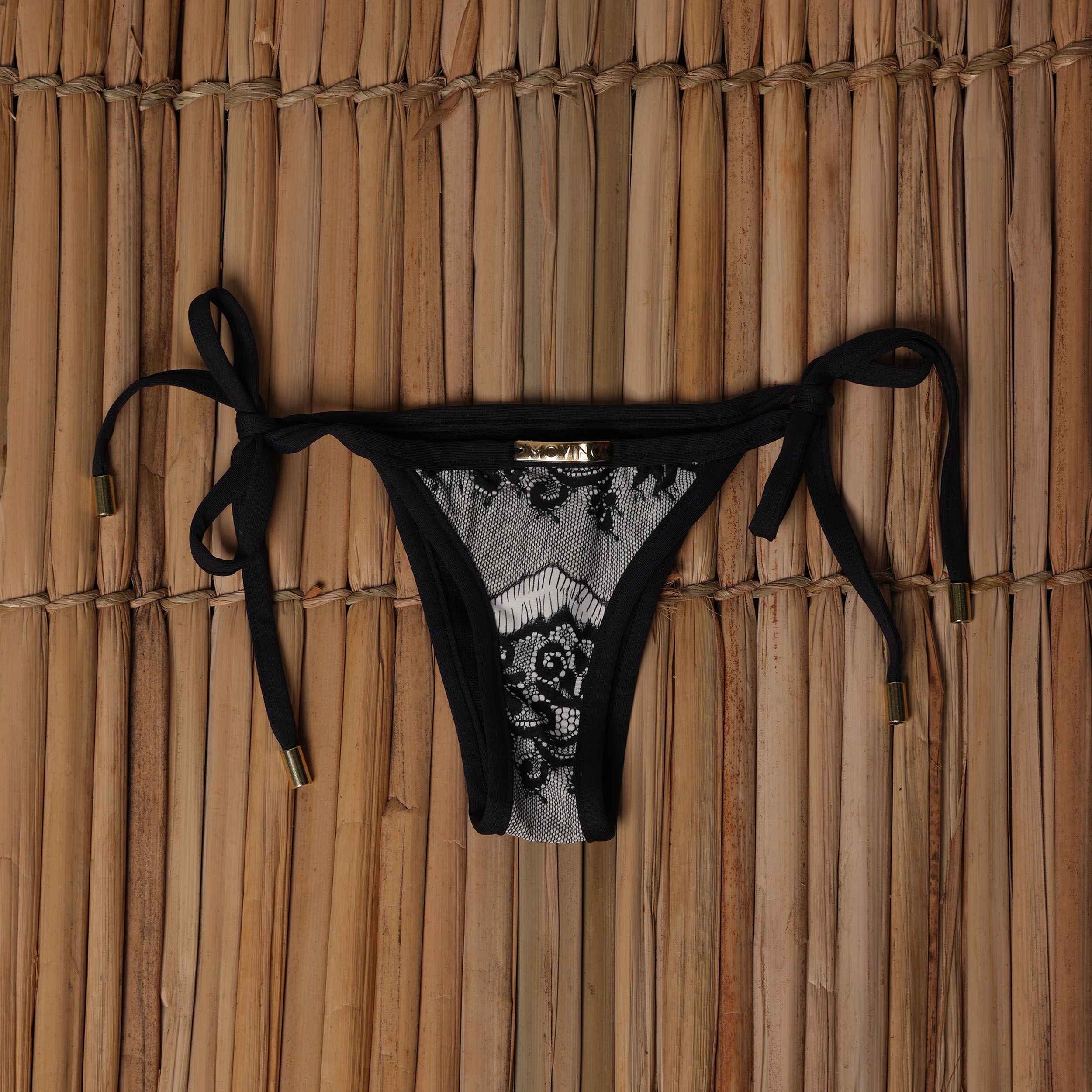 BIQUÍNI CORTININHA DE LAÇO RENDADO PRETO E BRANCO - Imagem 4